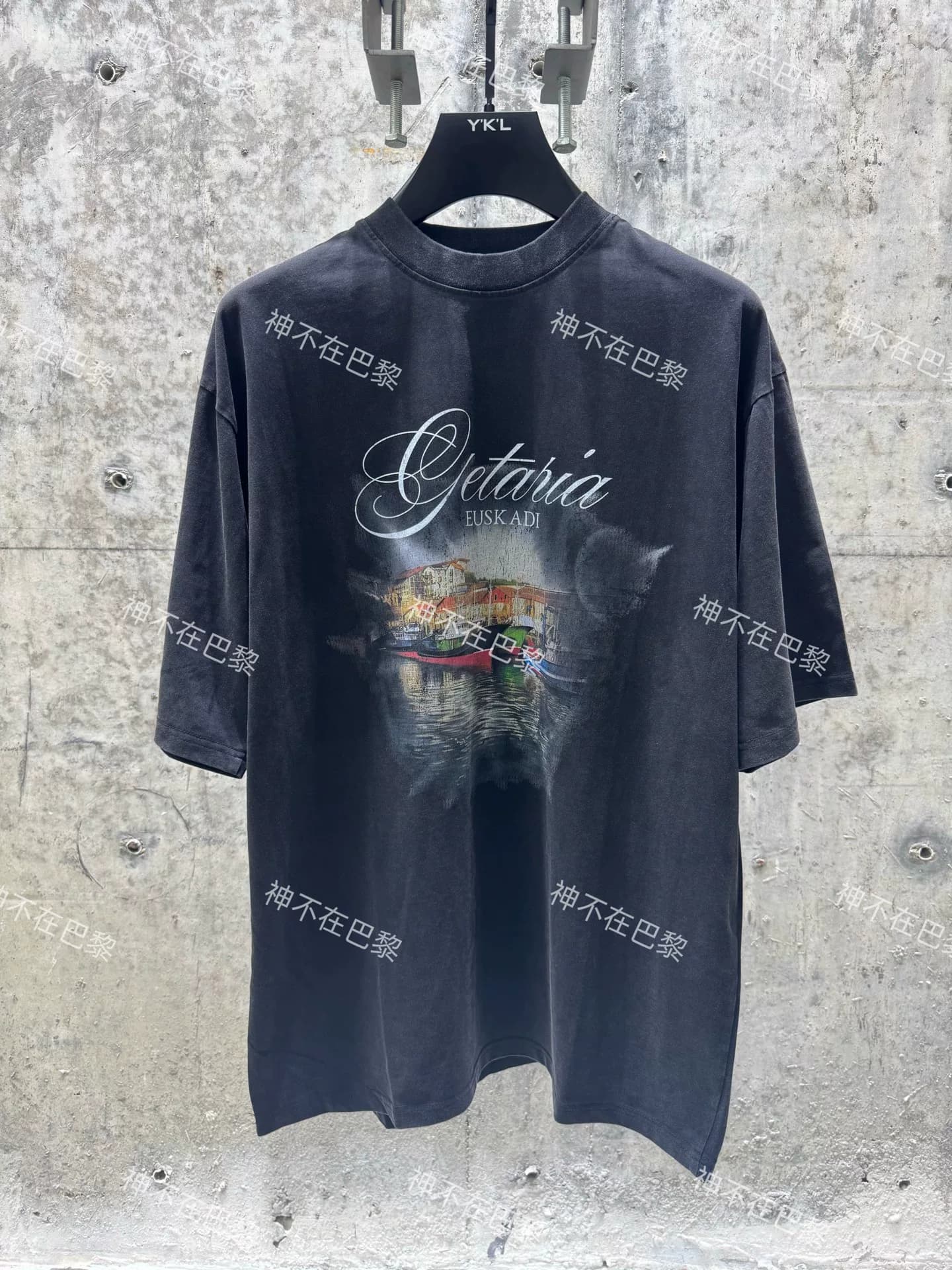 Высокая мода Balenciaga Парижская Семья футболка с коротким рукавом с эффектом стирки, вид ночного города маленького испанского городка