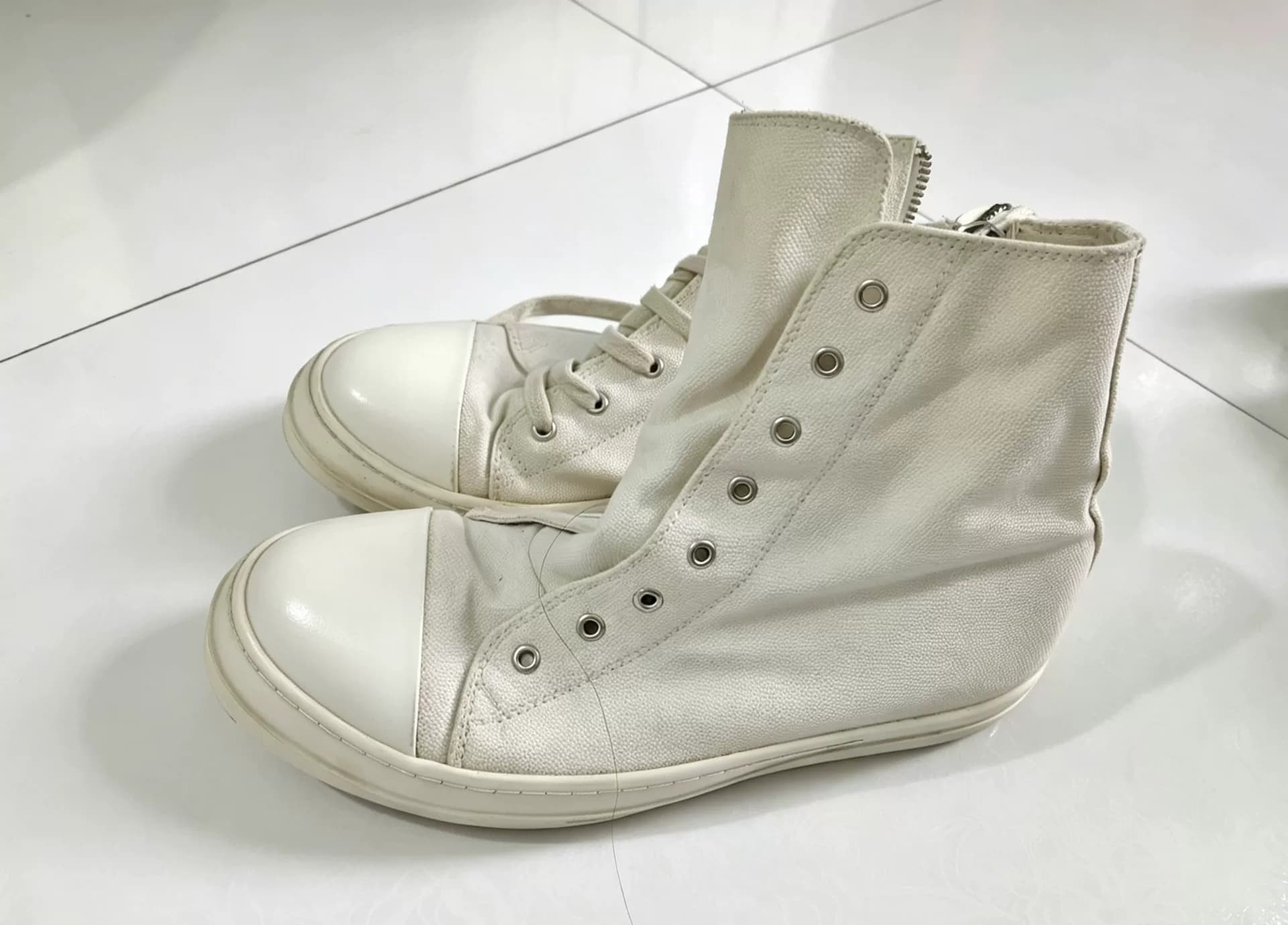 Чистил обувь и нашел пару Rick Owens DRKSHDW.