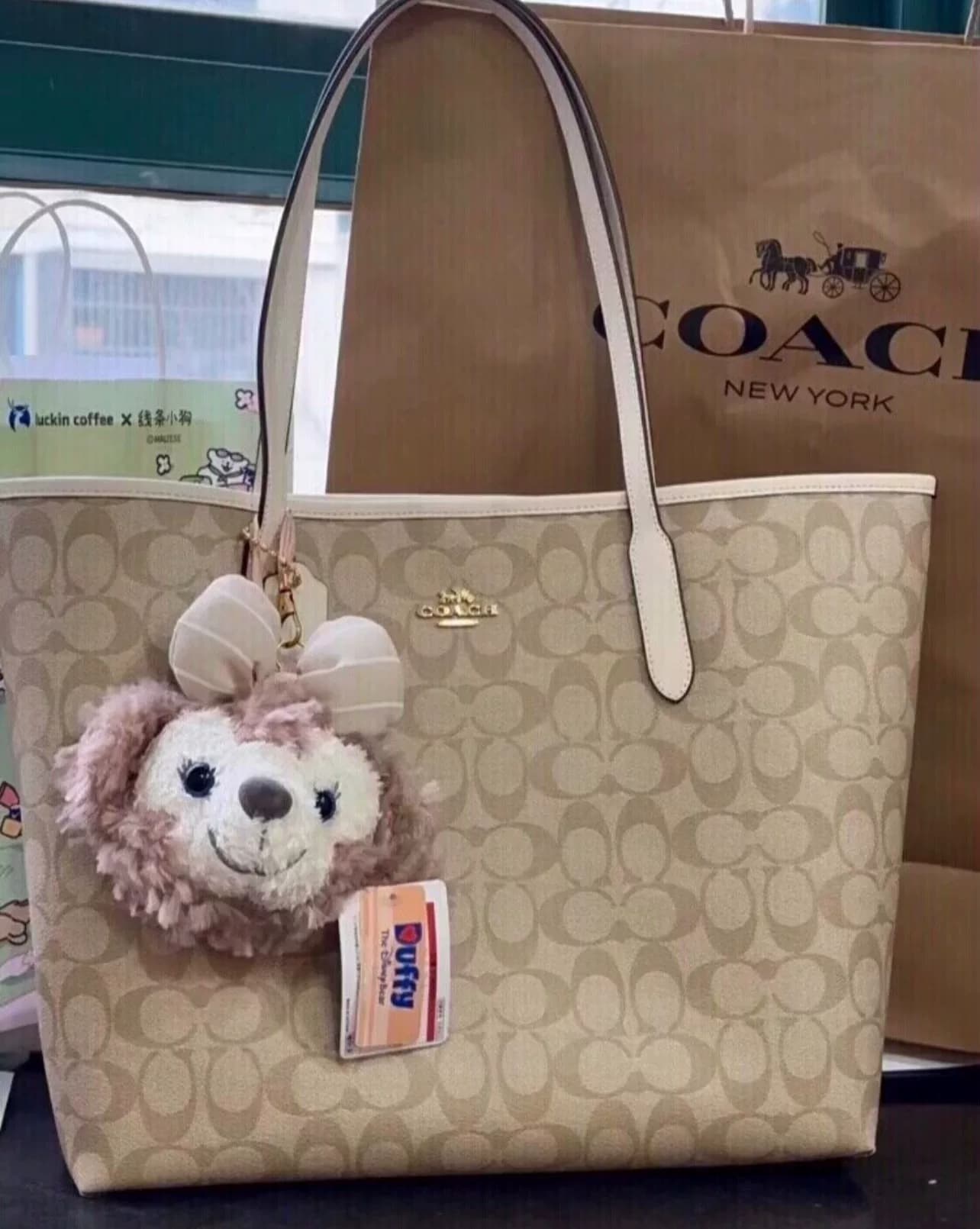 Совершенно новая сумка-тоут Coach Ole Coach Coach сумка-тоут city33 для белого чая с молоком, большая