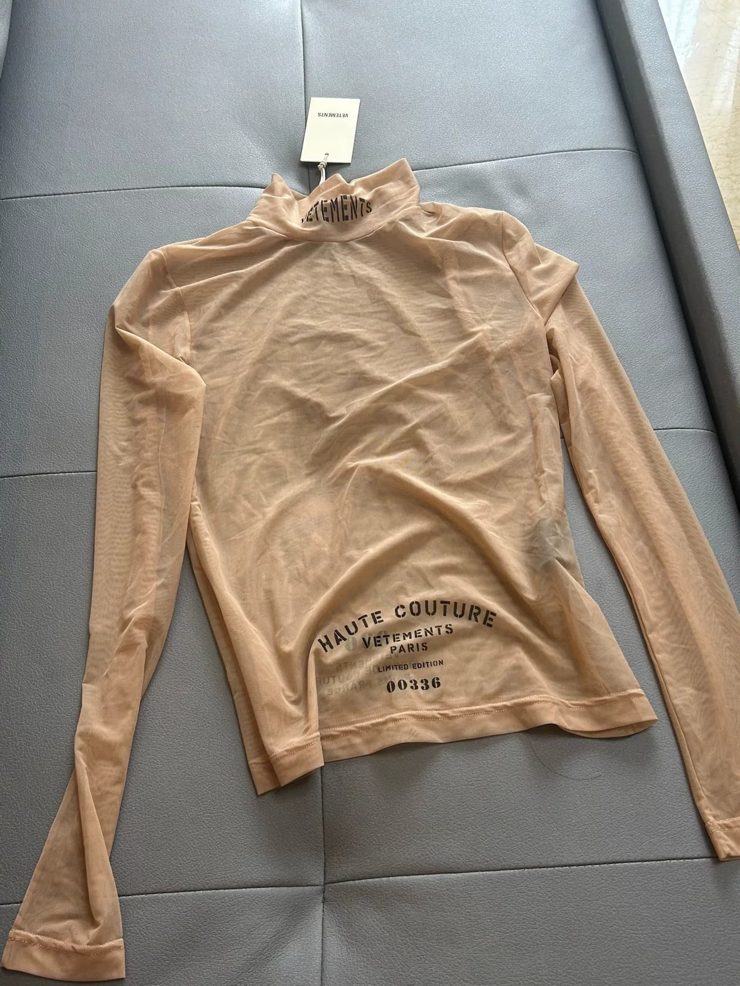 Единственный новый сетчатый топ Vetements лимитированной серии с подвесом размера S во всей сети
