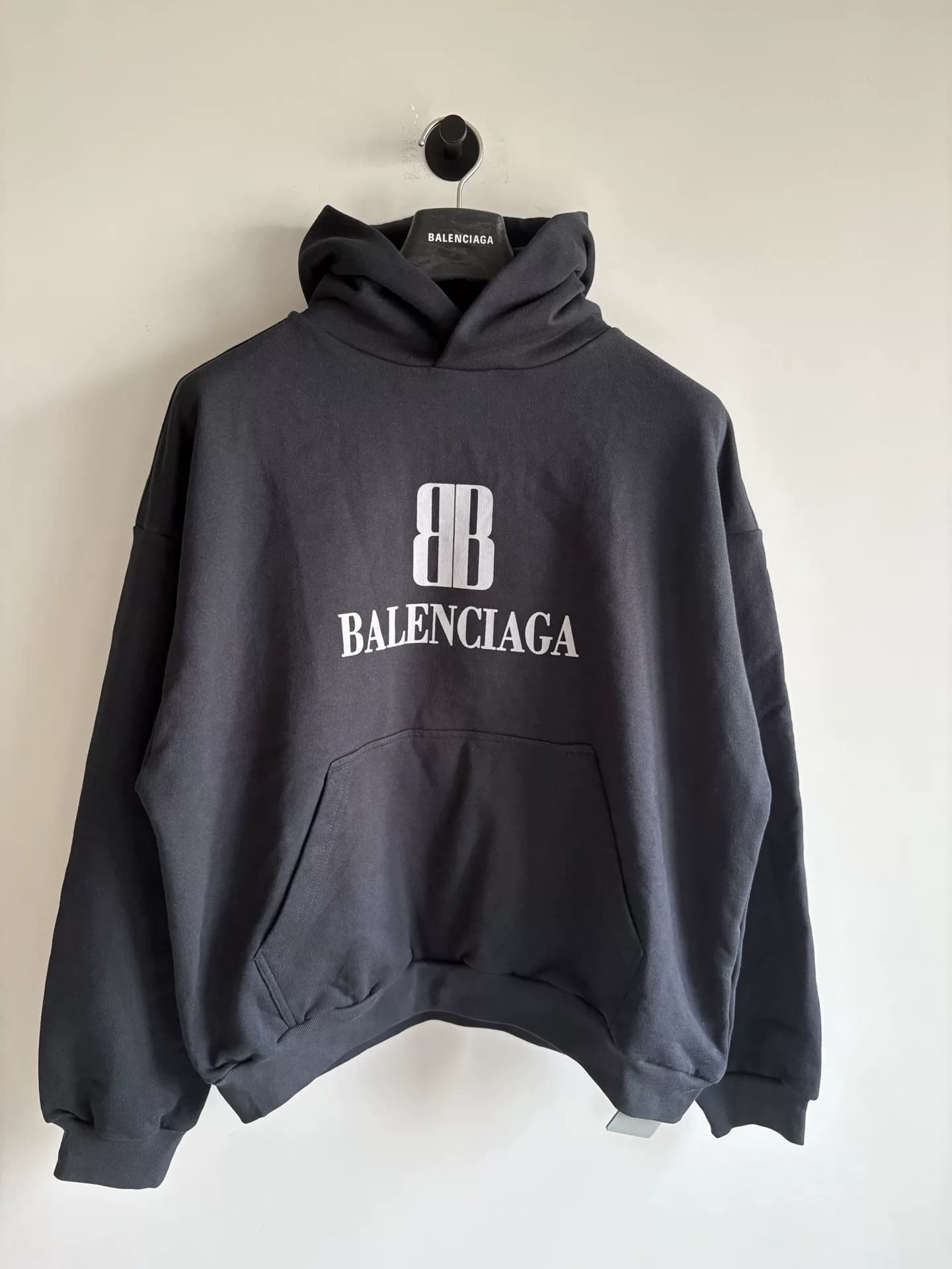 Слоган Balenciaga Balenciaga 25ss Double B с серым буквенным принтом
