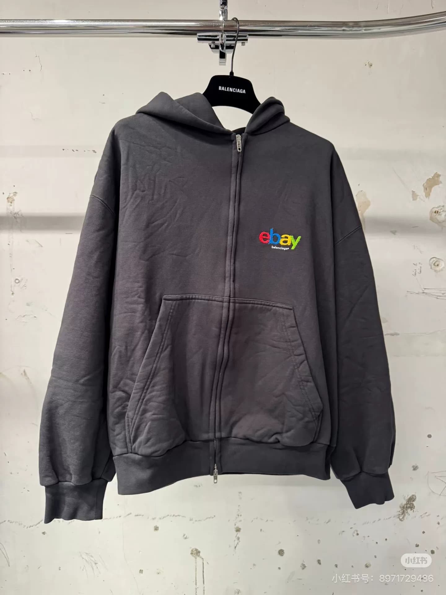 Абсолютно новый свитер Balenciaga с ebay