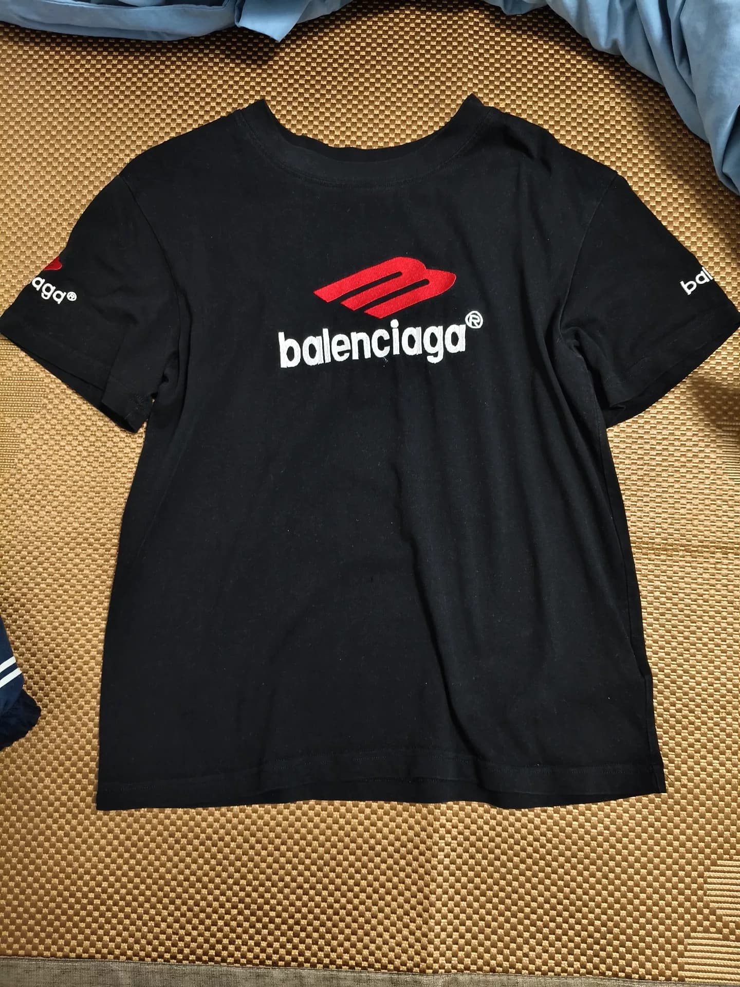 Короткий рукав от Balenciaga