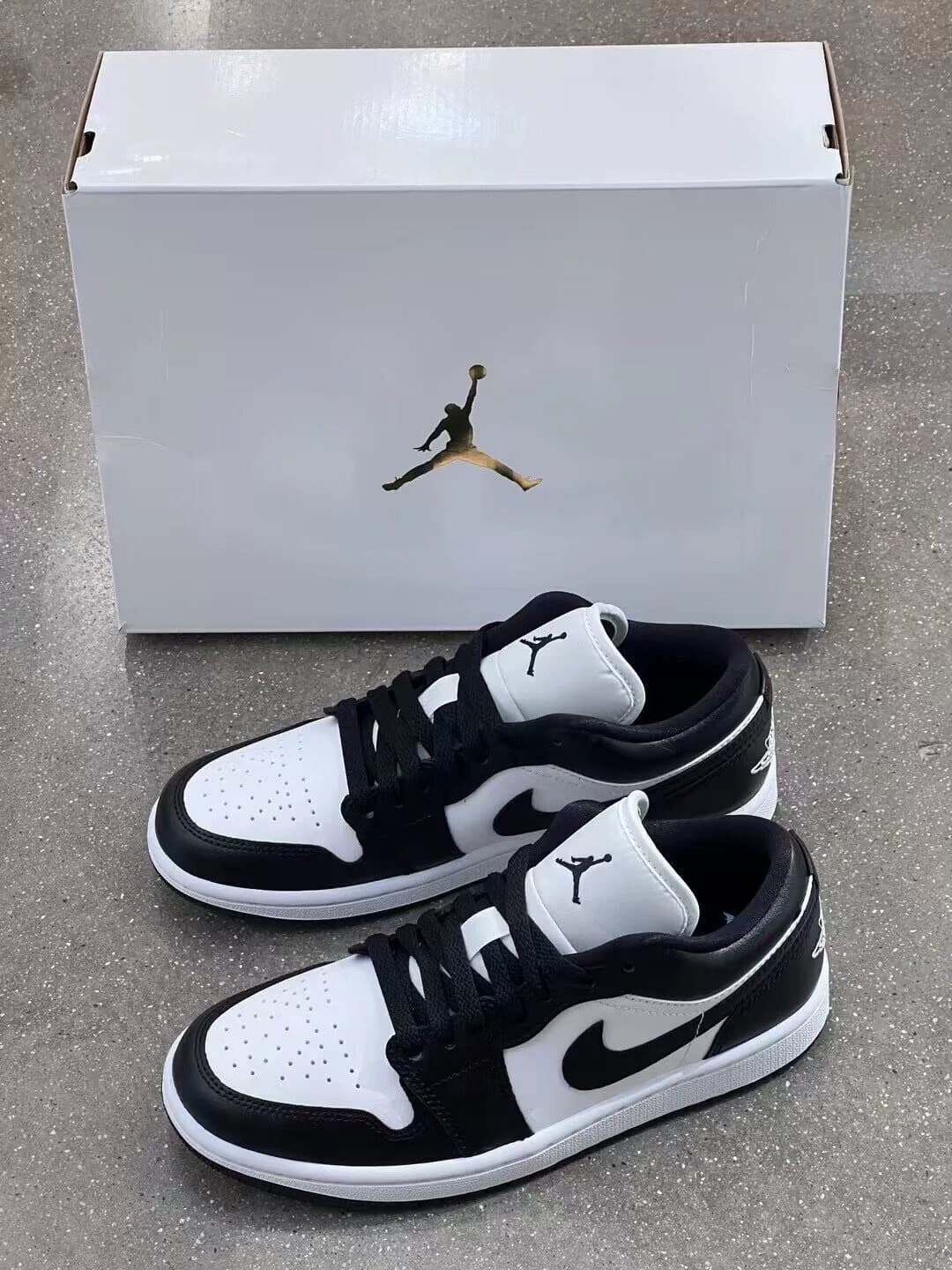 Черно-белые кроссовки Nike+AJ1 panda с низким берцем|Товары на прилавках, висящие