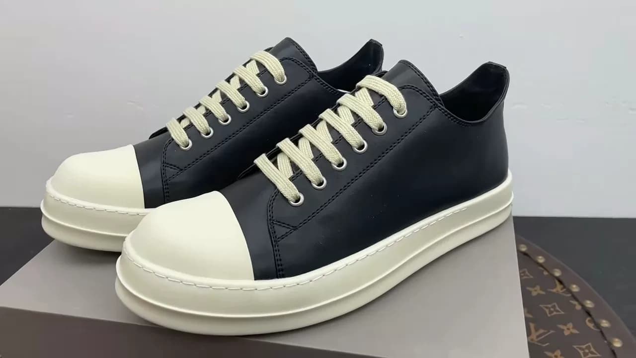 Rick Owens, натуральная кожа высшего качества, абсолютно новая, 260 юаней, экспресс-доставка в том же городе, 44 ярда по почте в другие провинции.