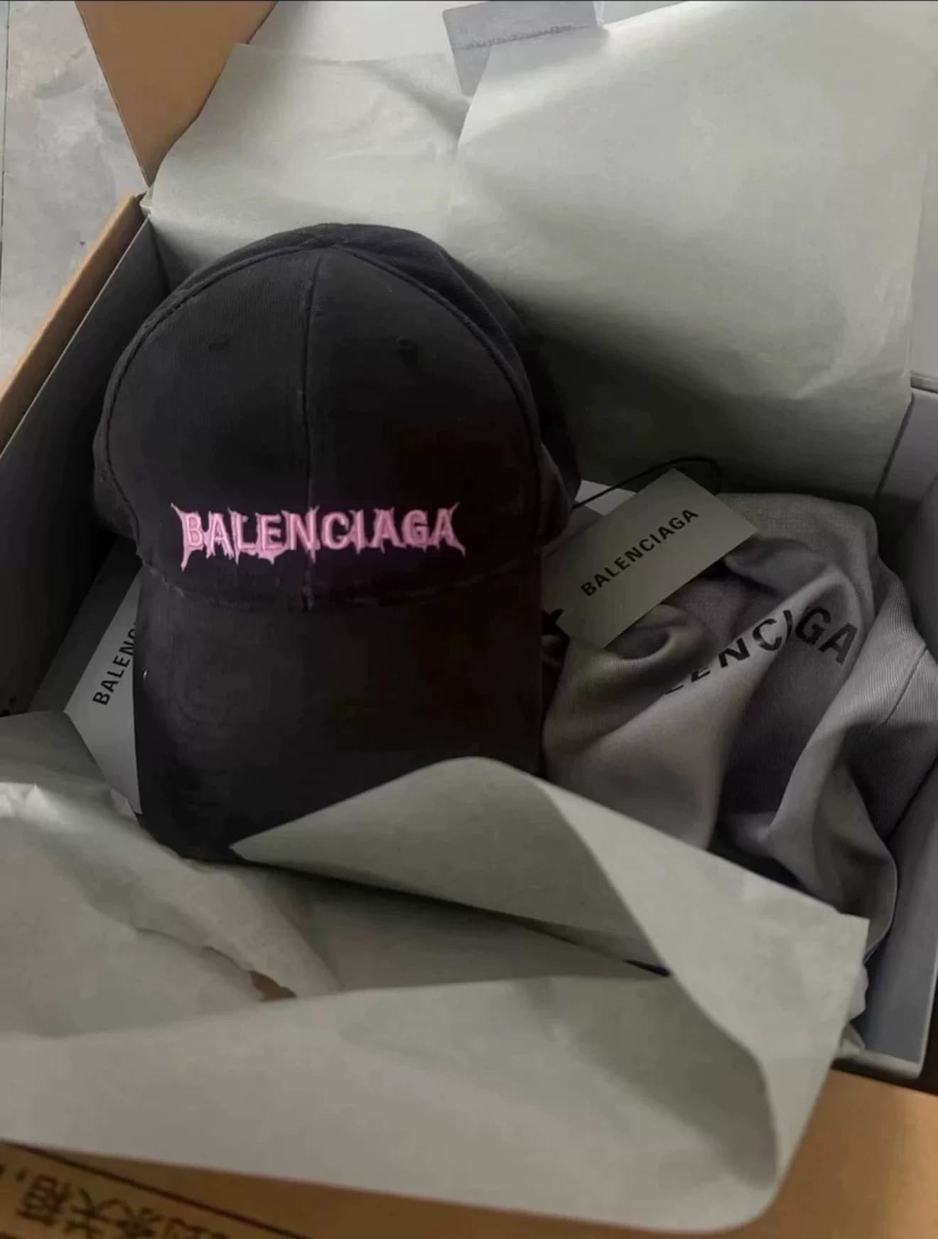 Balenciaga Шапочка Balenciaga с рисунком вышивки своими руками Дизайн Baozheng