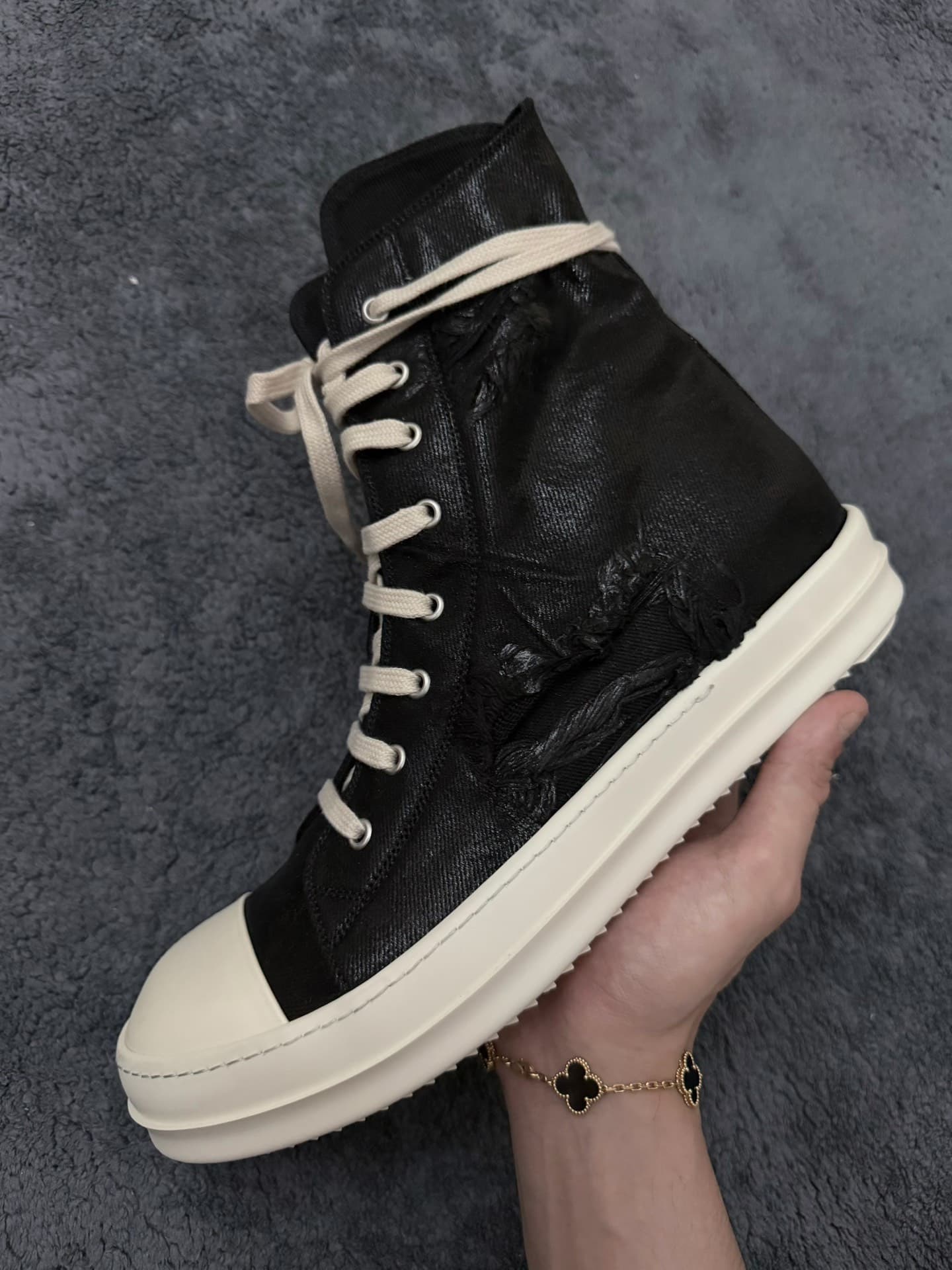 Получите скидку 30% на большие туфли Converse с высоким берцем, покрытые воском от Rick Owens