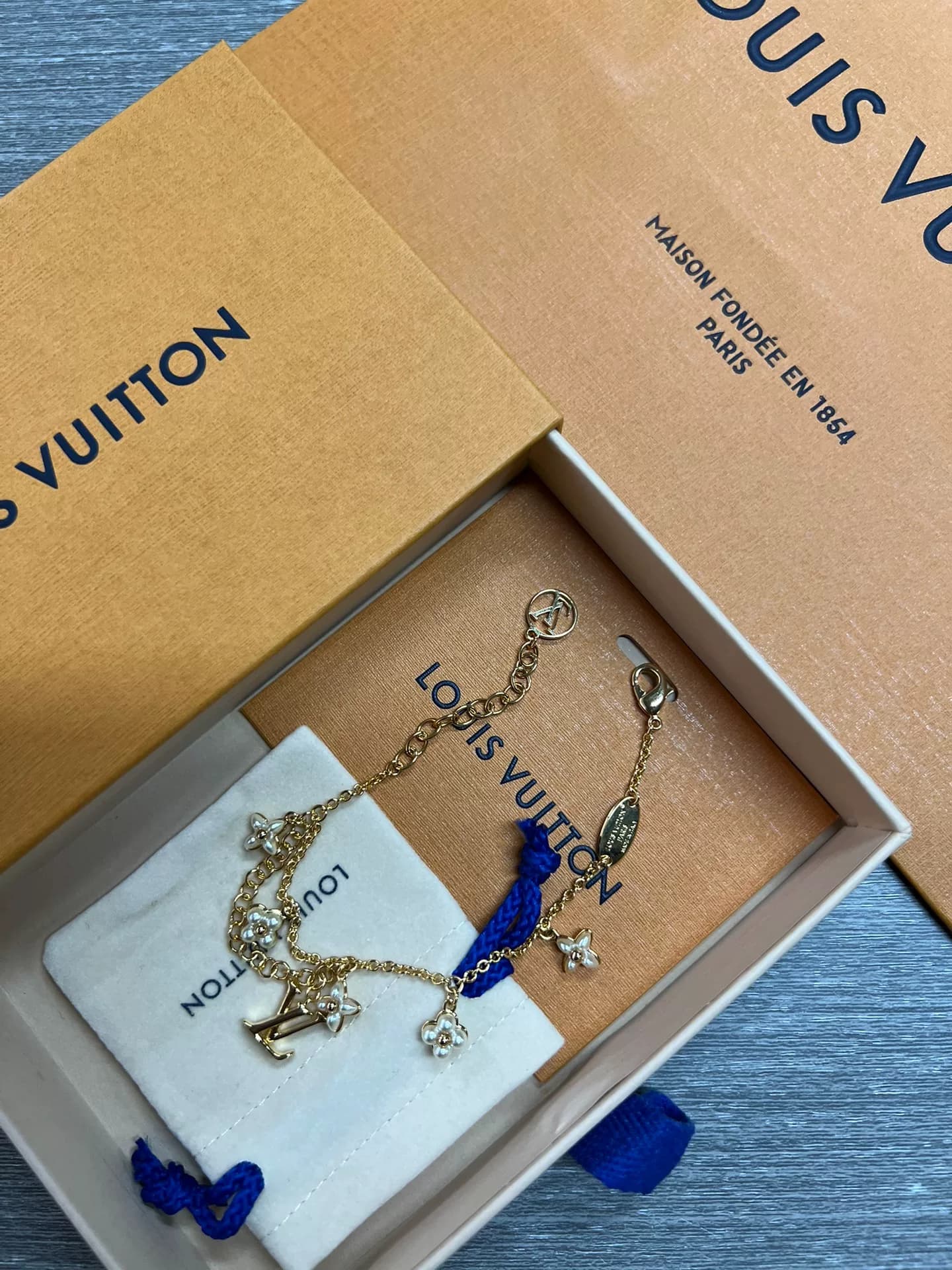 Совершенно новый женский браслет LOUIS VUITTON с ФЛОРАГРАММОЙ