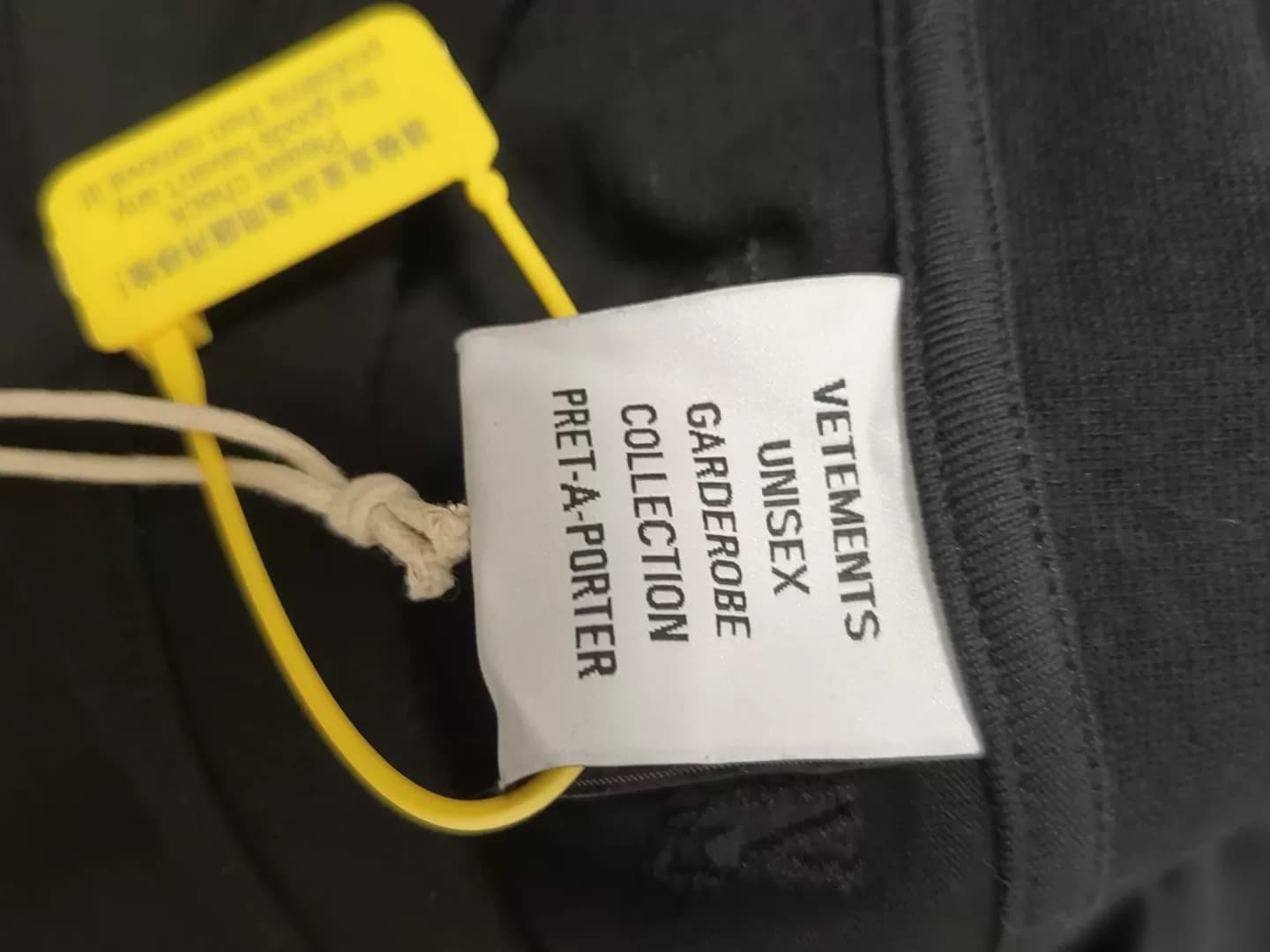 КОЛЛЕКЦИЯ УНИСЕКС-ГАРДЕРОБА VETEMENTS