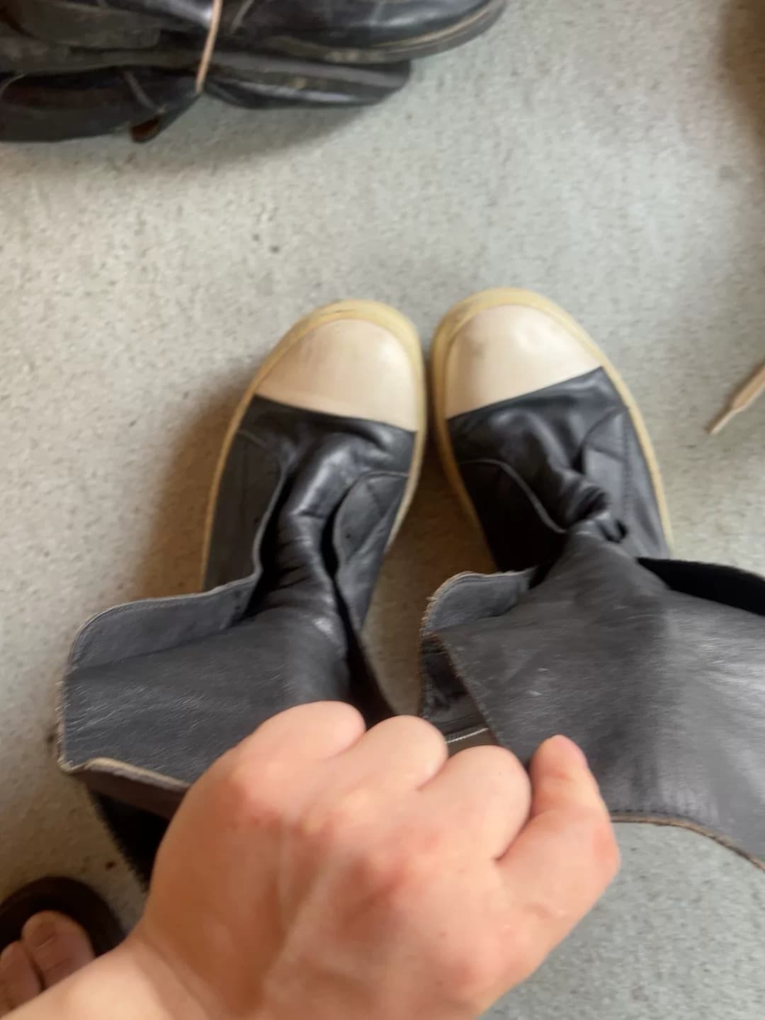 Ботинки RICK OWENS main line из воловьей кожи с длинным язычком, размер 43, черные, материал - воловья кожа,
