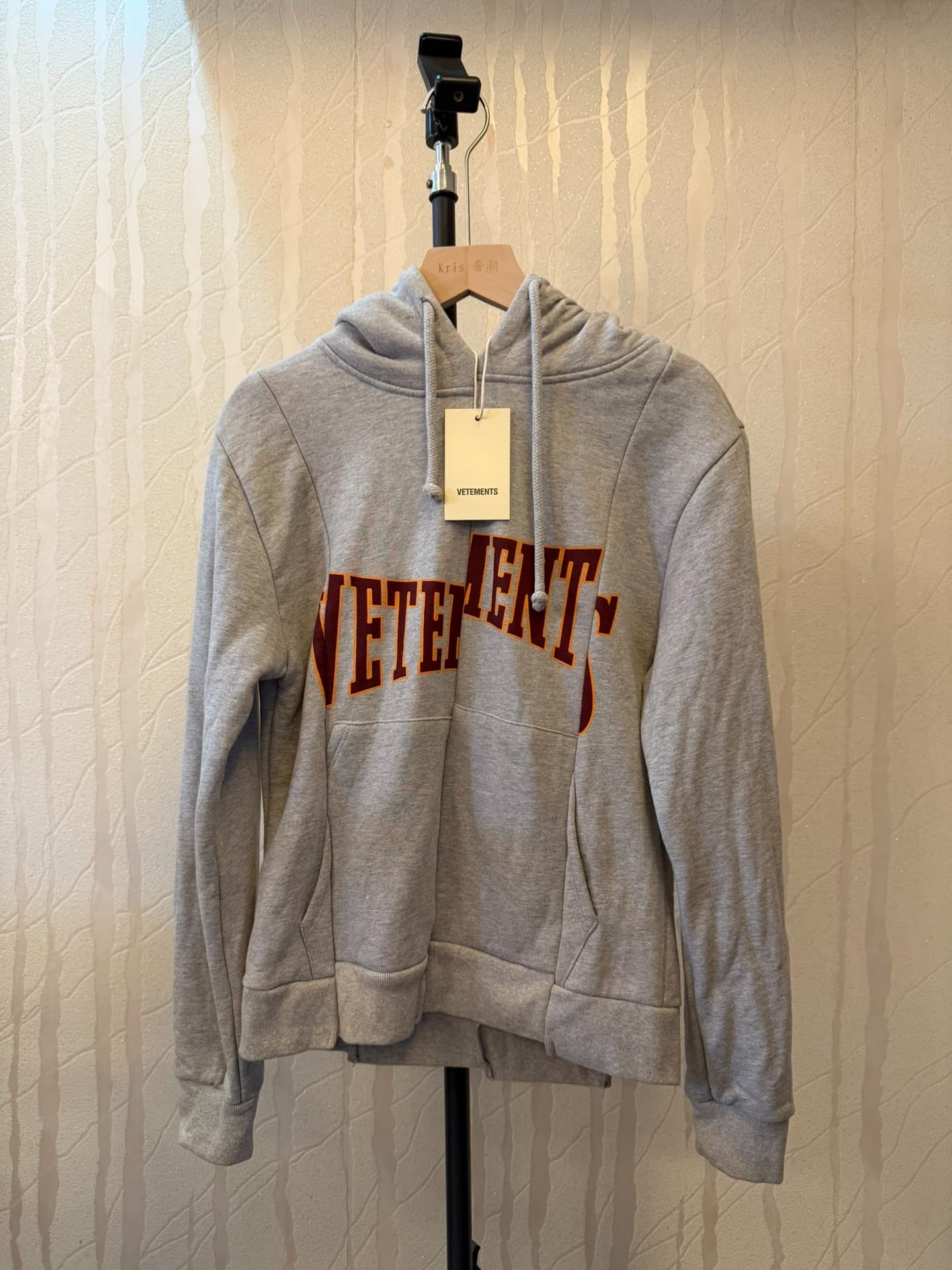 Серый свитер с капюшоном Vetements