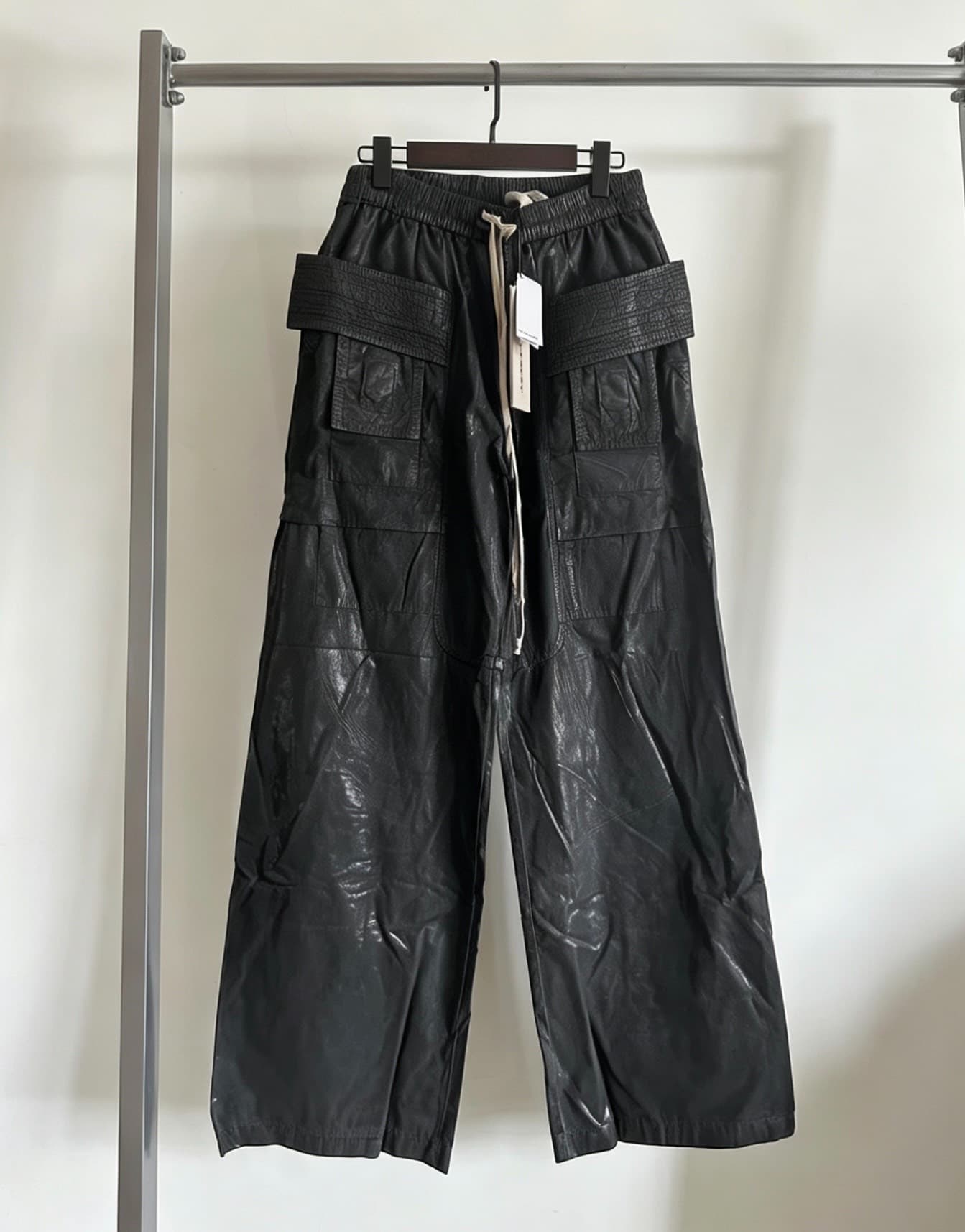 Рик Оуэнс (Rick Owens) DRKSHDW SS25 инструмент для нанесения слоев воска на щетку