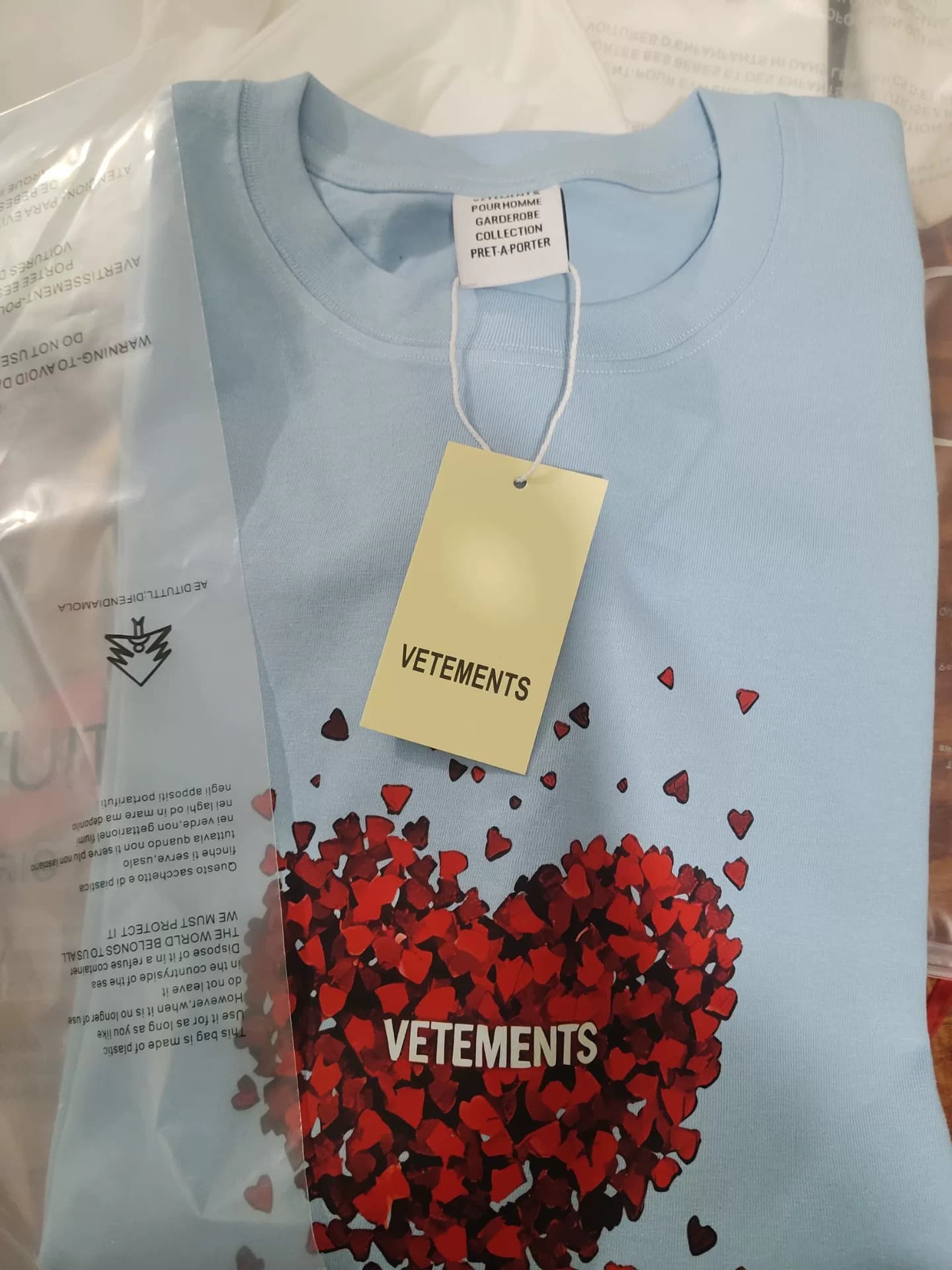 Футболка с короткими рукавами и принтом love от бренда VETEMENTS cute tide