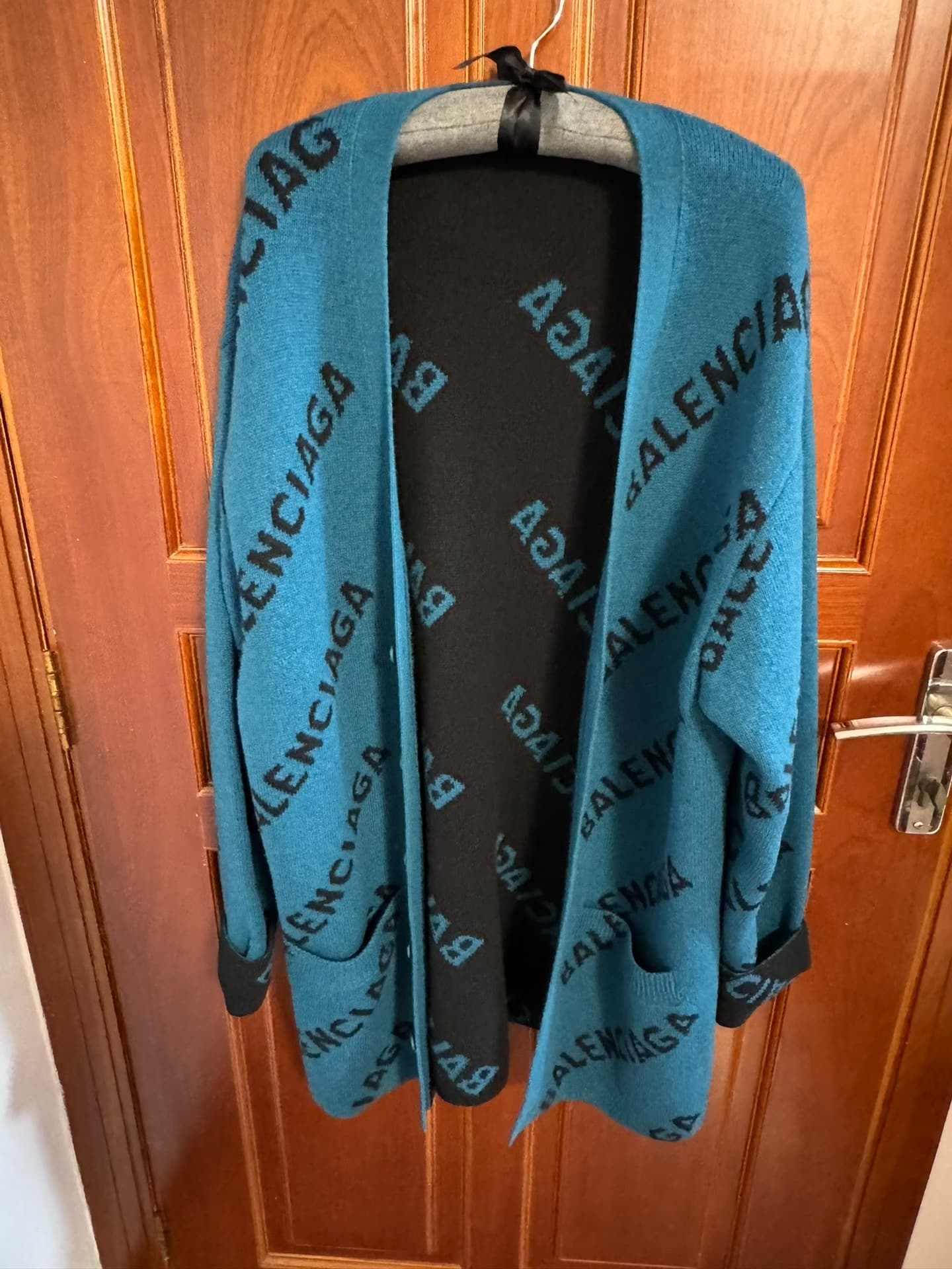 Подлинный шерстяной кардиган с логотипом Balenciaga barrage, 97% шерсть, barrage wool