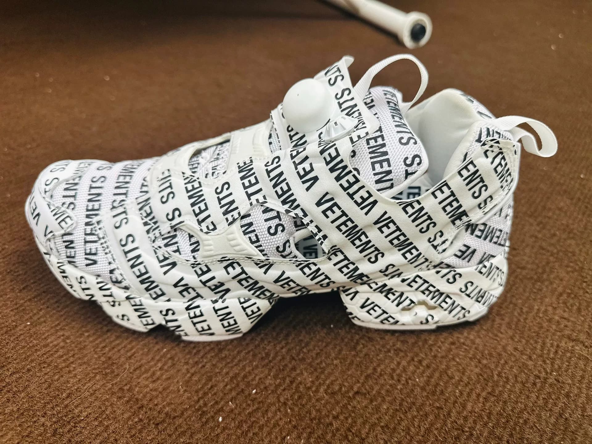 VETEMENTS x Reebok Instapump для суставов