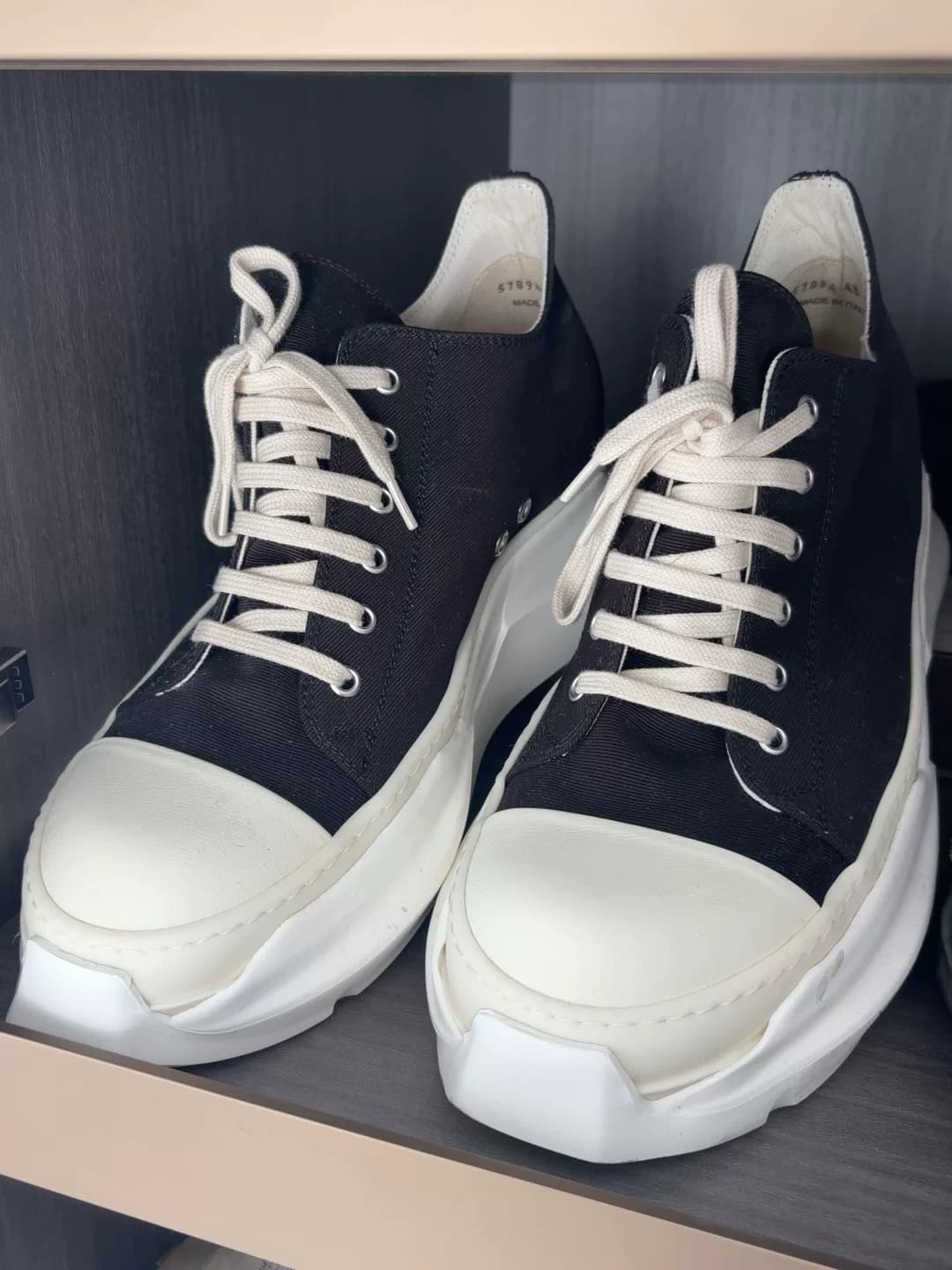RICK OWENS DRKSHDW безрукавка с толстым дном, большие кеды Converse, черные, низкие