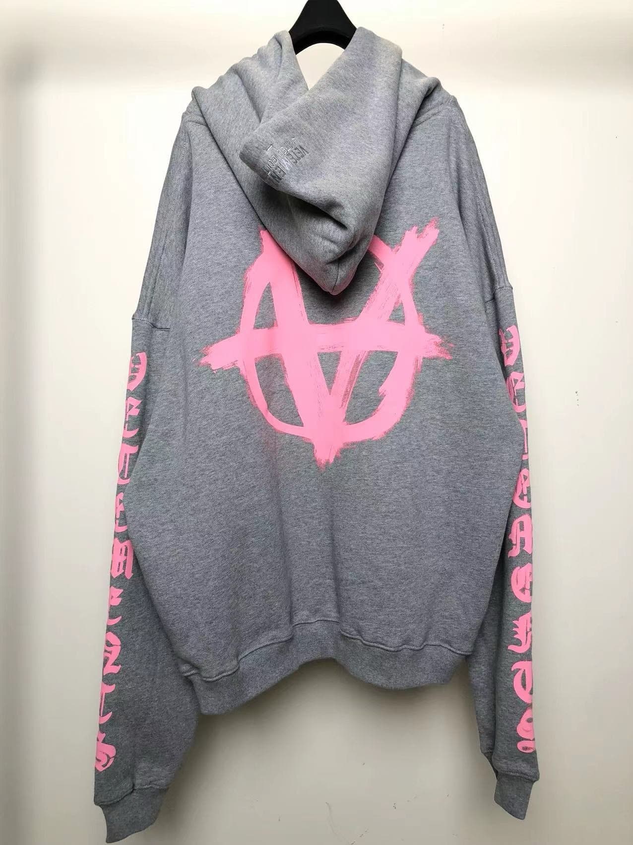Свитер с капюшоном от бренда Vetements 21 Vlogo Tide размера XS