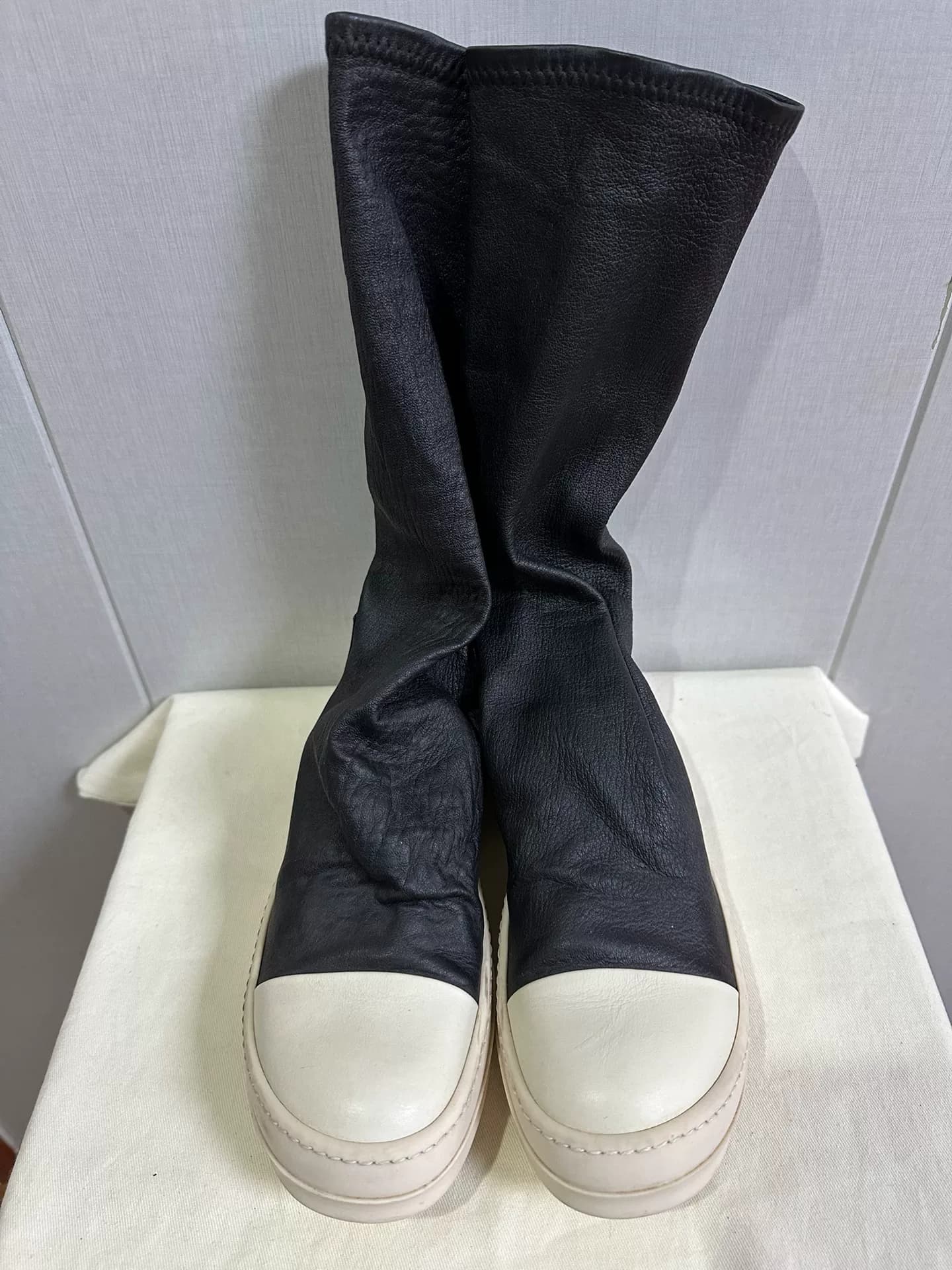 16-дюймовые сапоги Rick Owens из овчины среднего размера, цвет 95, новые или около того