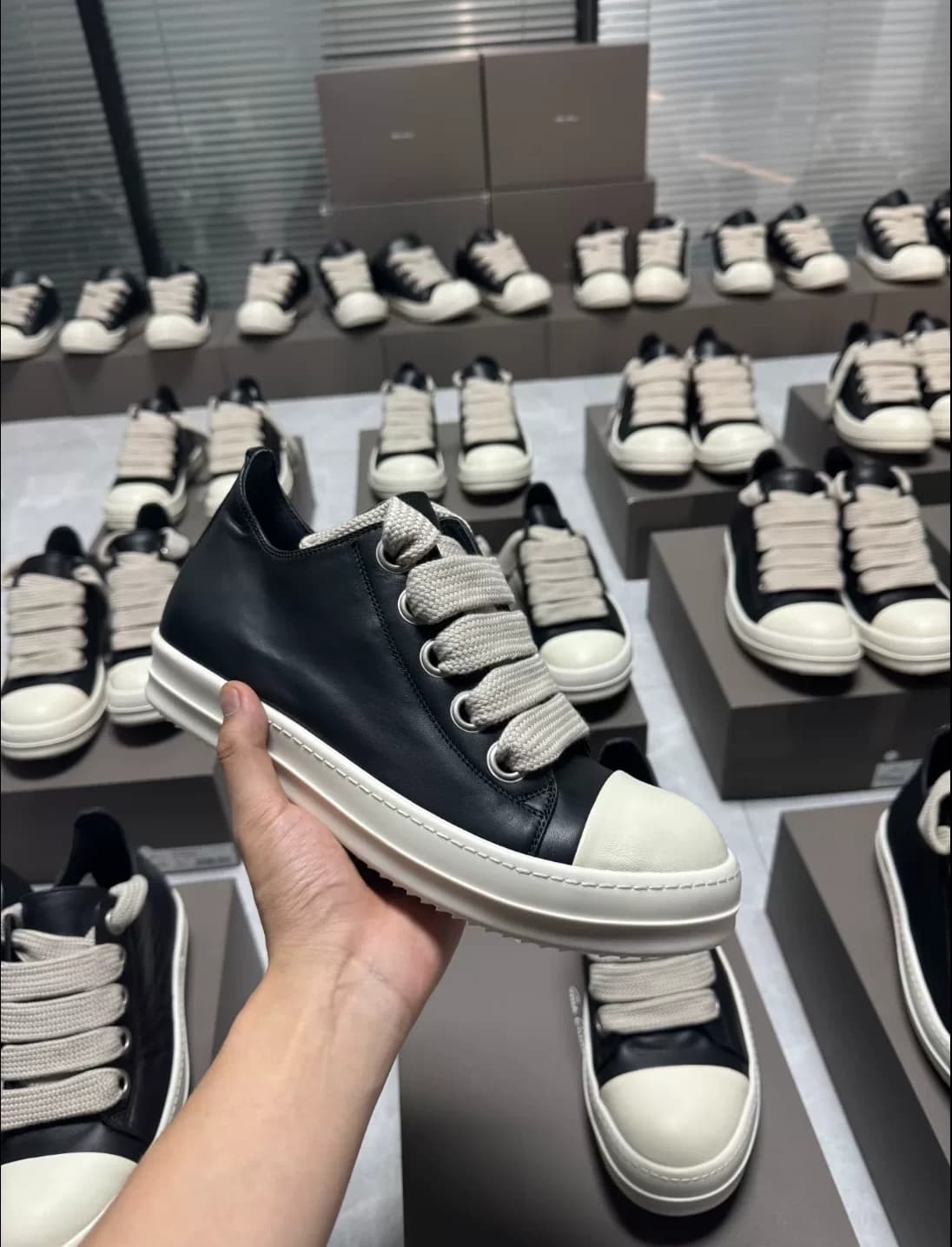 Кожаные туфли Rick Owens main line с глубоким вырезом на толстом шнурке