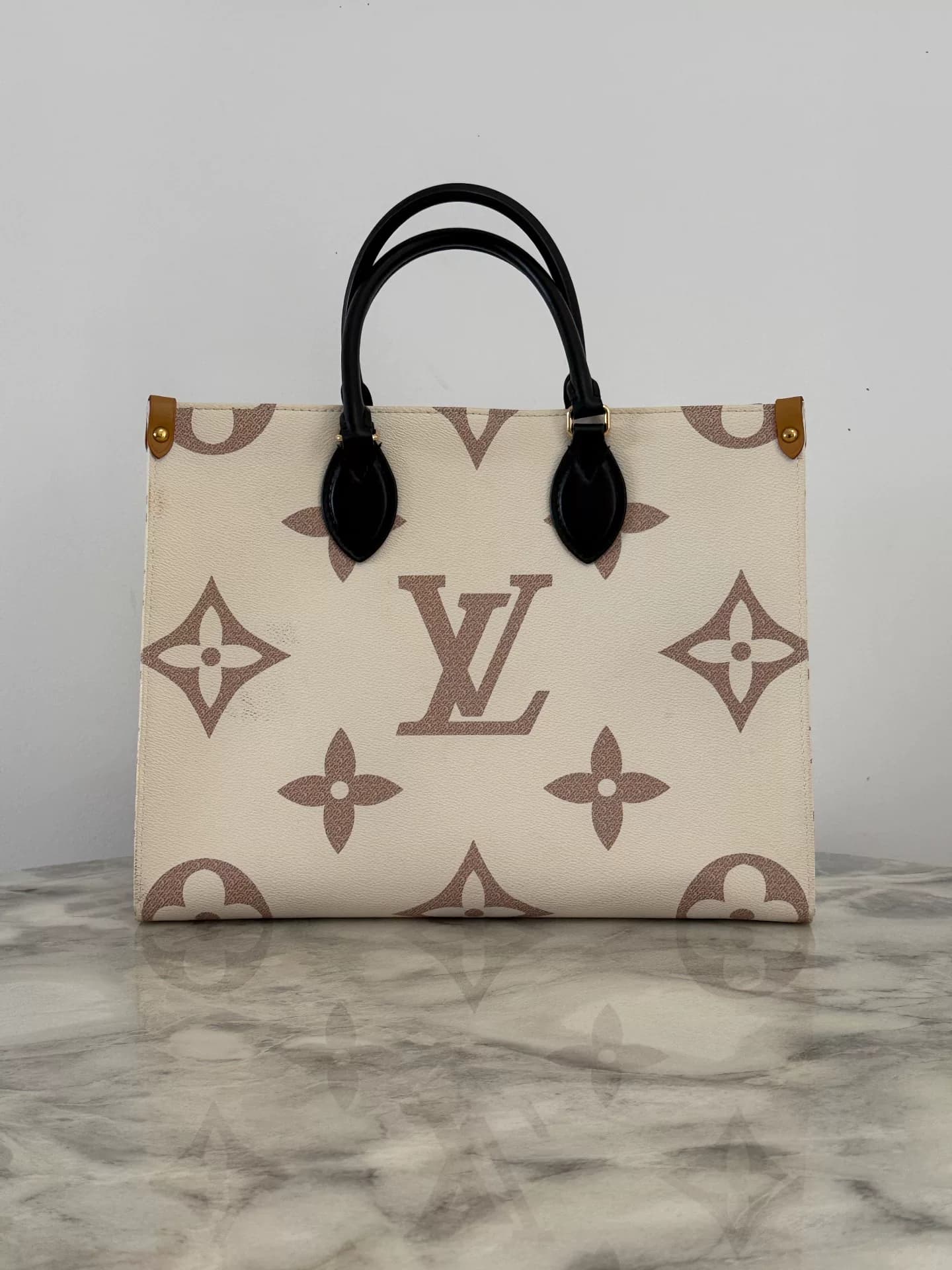 Louis Vuitton От Louis Vuitton Цвета средней песчаной дюны