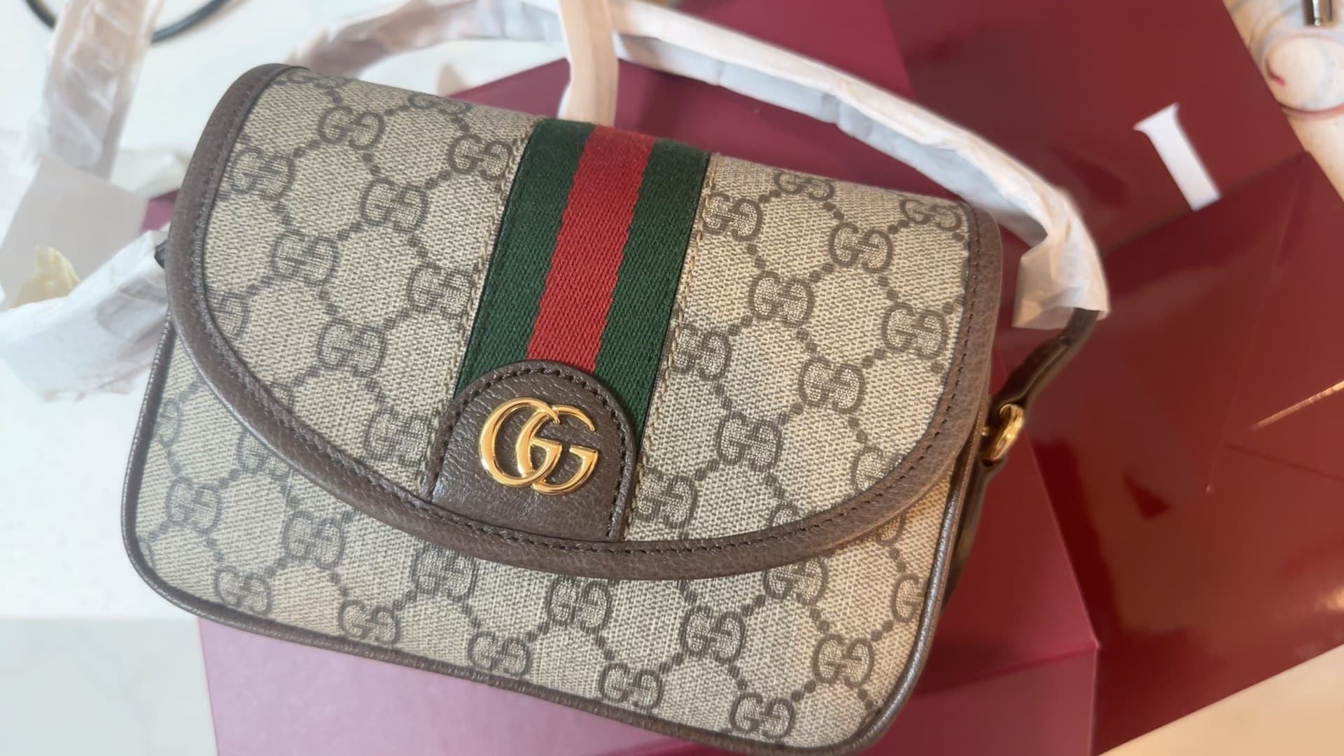 Сумка-мессенджер Gucci ophidia.Личная доставка или осмотр сокровищ в том же городе Пекин.Приобретенный у