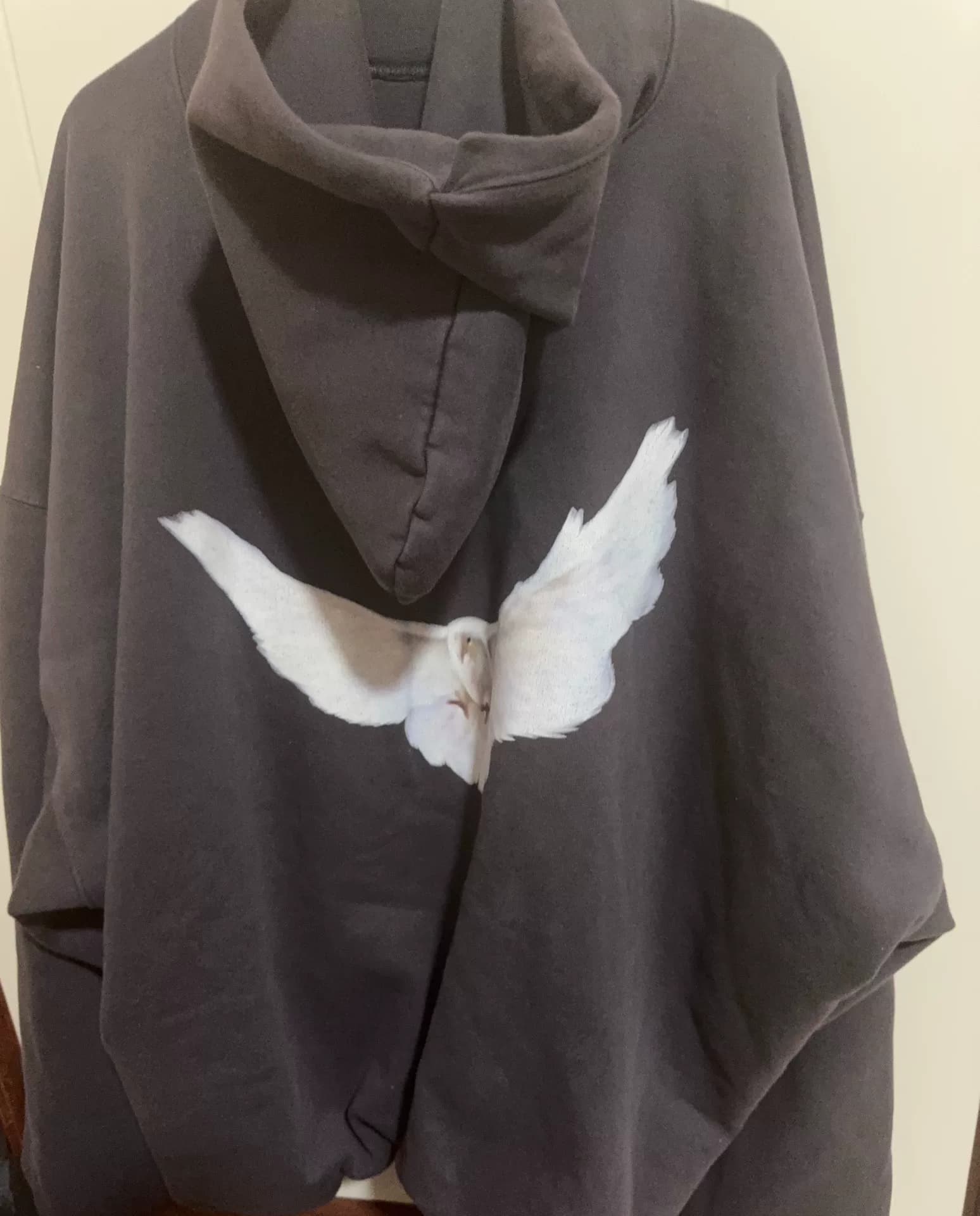 Совместный стиль YEEZY x Gap x Balenciaga для трех вечеринок