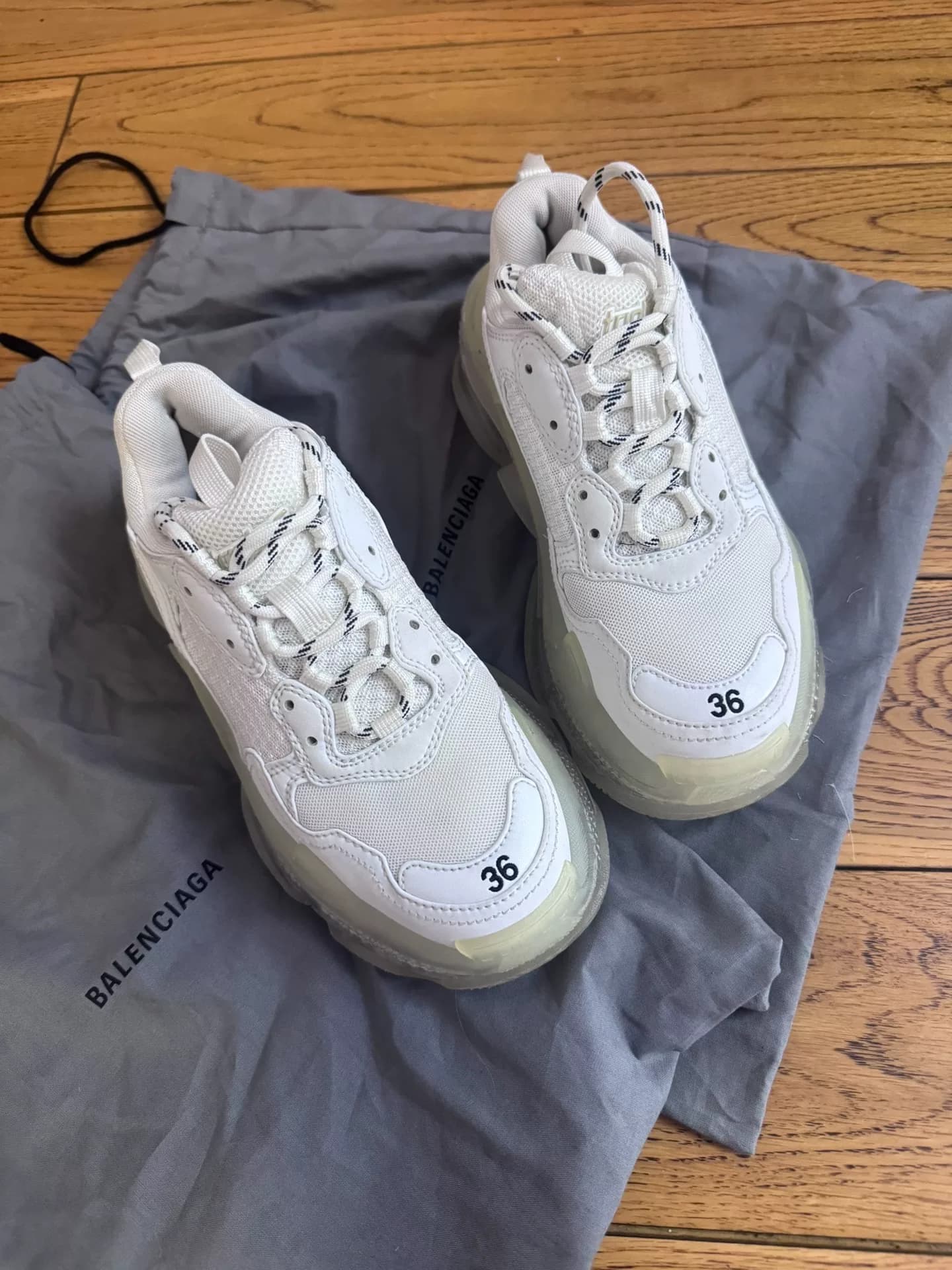 Balenciaga БАЛЕНСИАГА утраивает прозрачность s