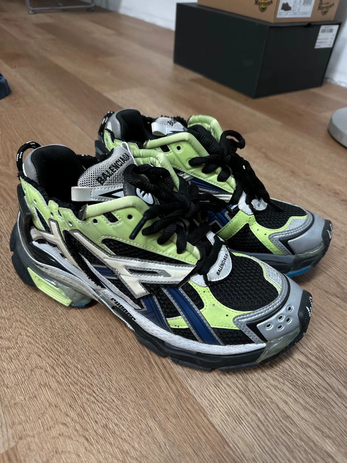 Кроссовки Balenciaga Balenciaga Runner с круглым вырезом на шнуровке и низким верхом для бега