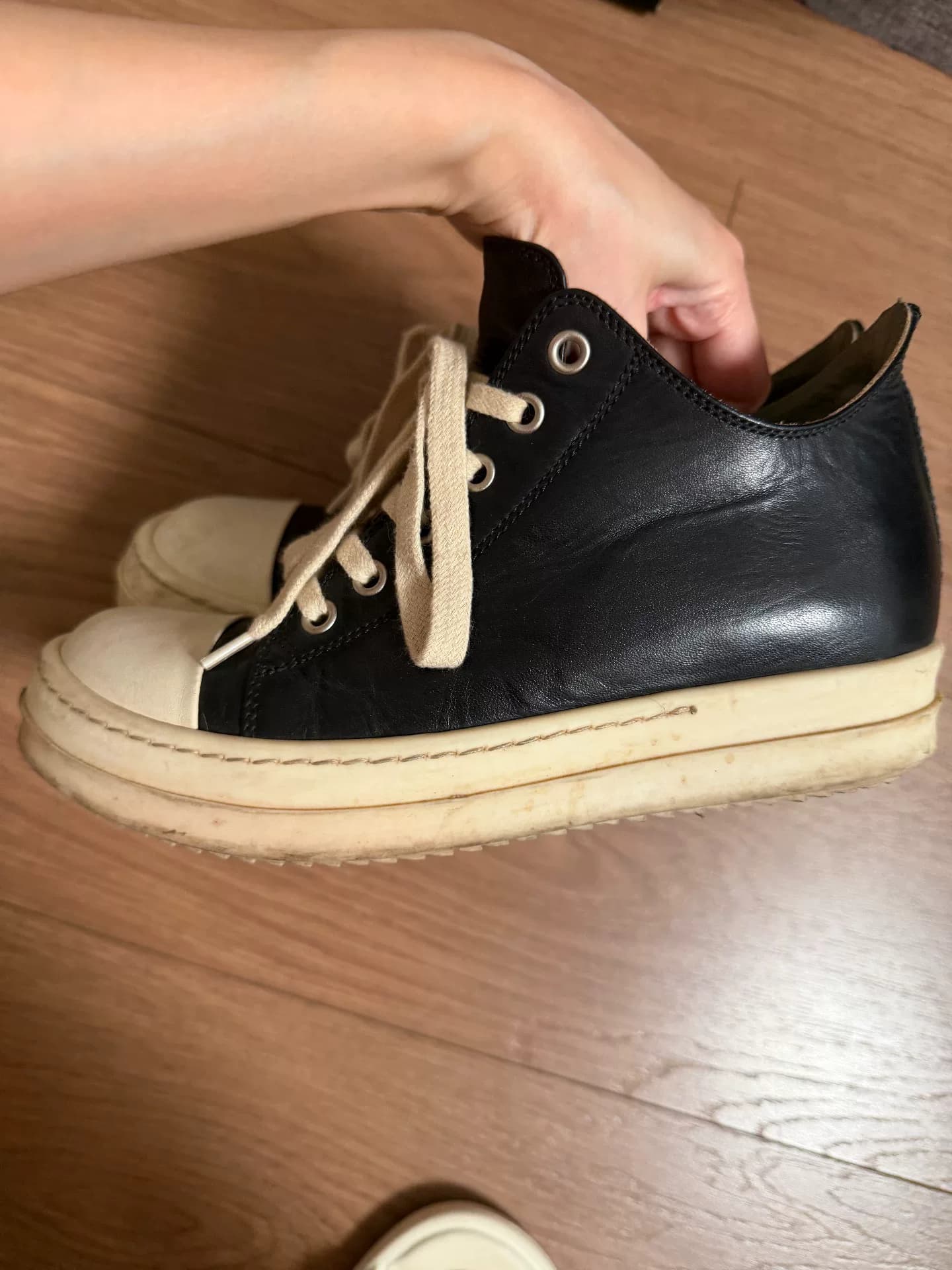 обувь rickowens, очень классическая и универсальная обувь, чтобы освободить место в обувном шкафу, придерживайтесь края