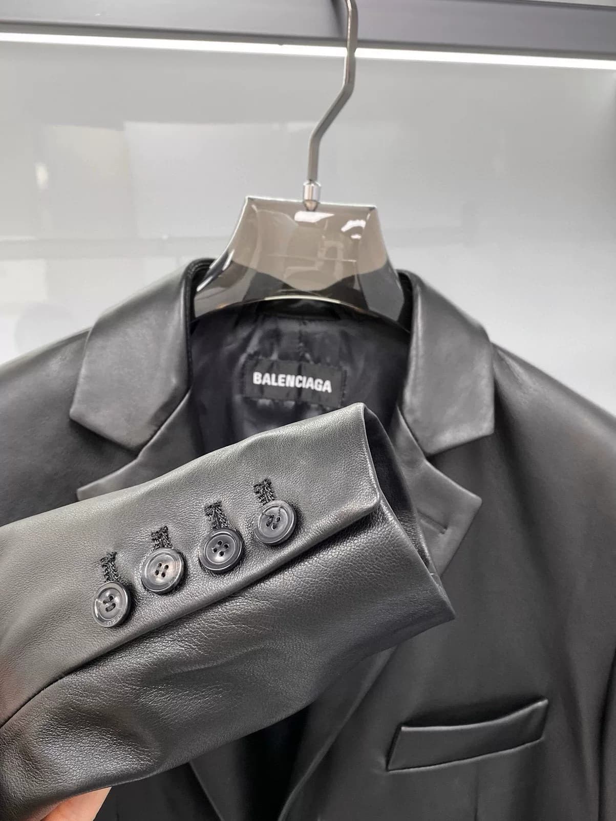 Кожаная куртка Balenciaga из овечьей кожи, натуральная кожа, черная, размер L