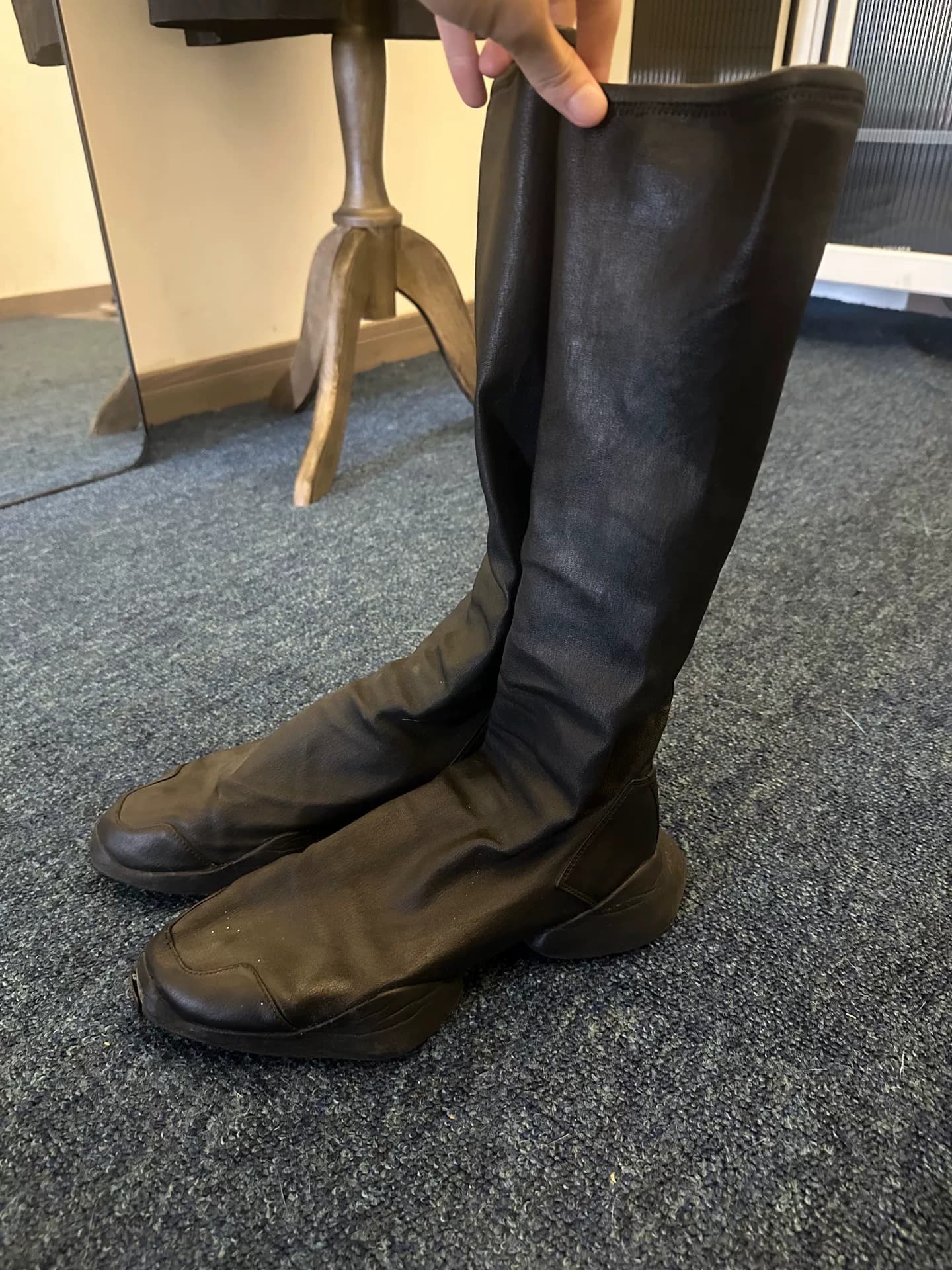 Полностью черные сапоги-копыта Rick Owens от Adidas collaboration old dark