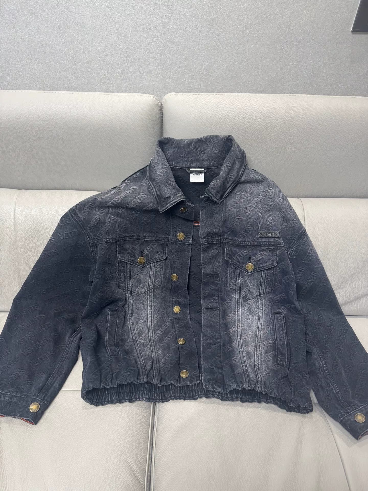 ЕСЛИ ВАС ЗАИНТЕРЕСОВАЛИ БОЛЕЕ 2000 МОДЕЛЕЙ джинсовой одежды VETEMENTS cute, ~