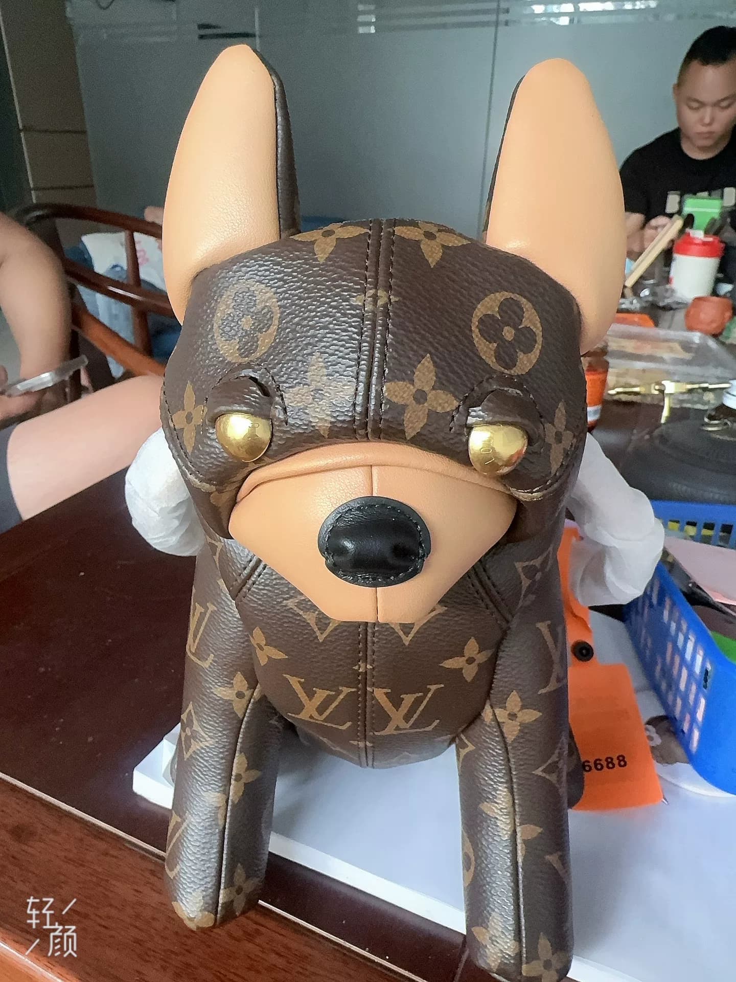 Сумка LV French fighting puppy с рисунком пресбиопии, золотая фурнитура, оранжевый плечевой ремень, ручка, защитная пленка в