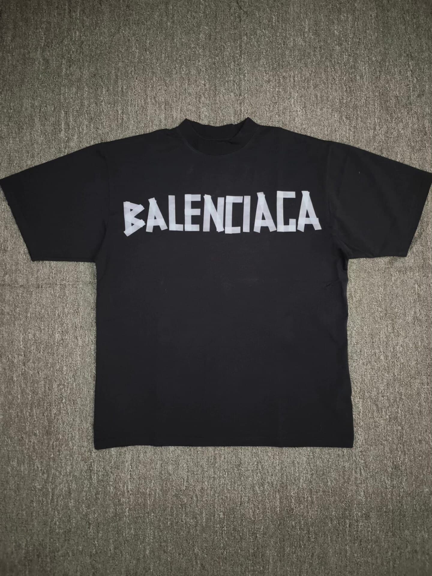 Ниспадающий с круглым вырезом логотип Balenciaga Balenciaga BLCG 25SS