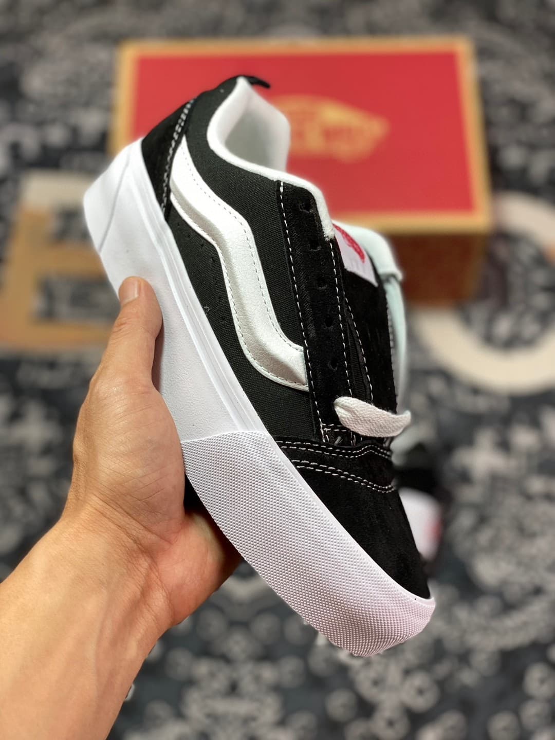 Классические черно-белые кроссовки Vans Knu Stack с увеличенной толщиной подошвы и толстым язычком