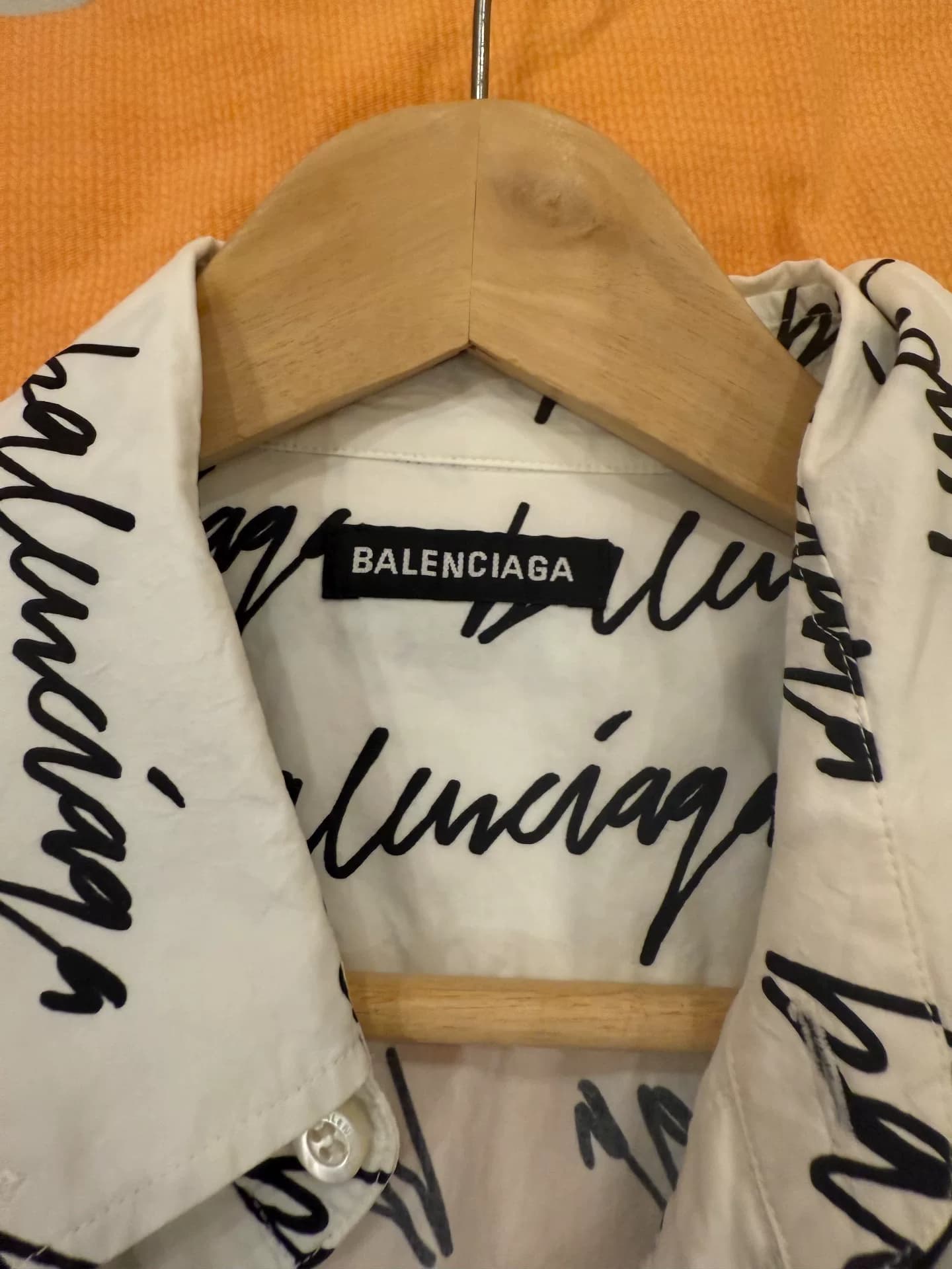 Balenciaga Белая рубашка с длинными рукавами и принтом Balenciaga barrage, размер 38
