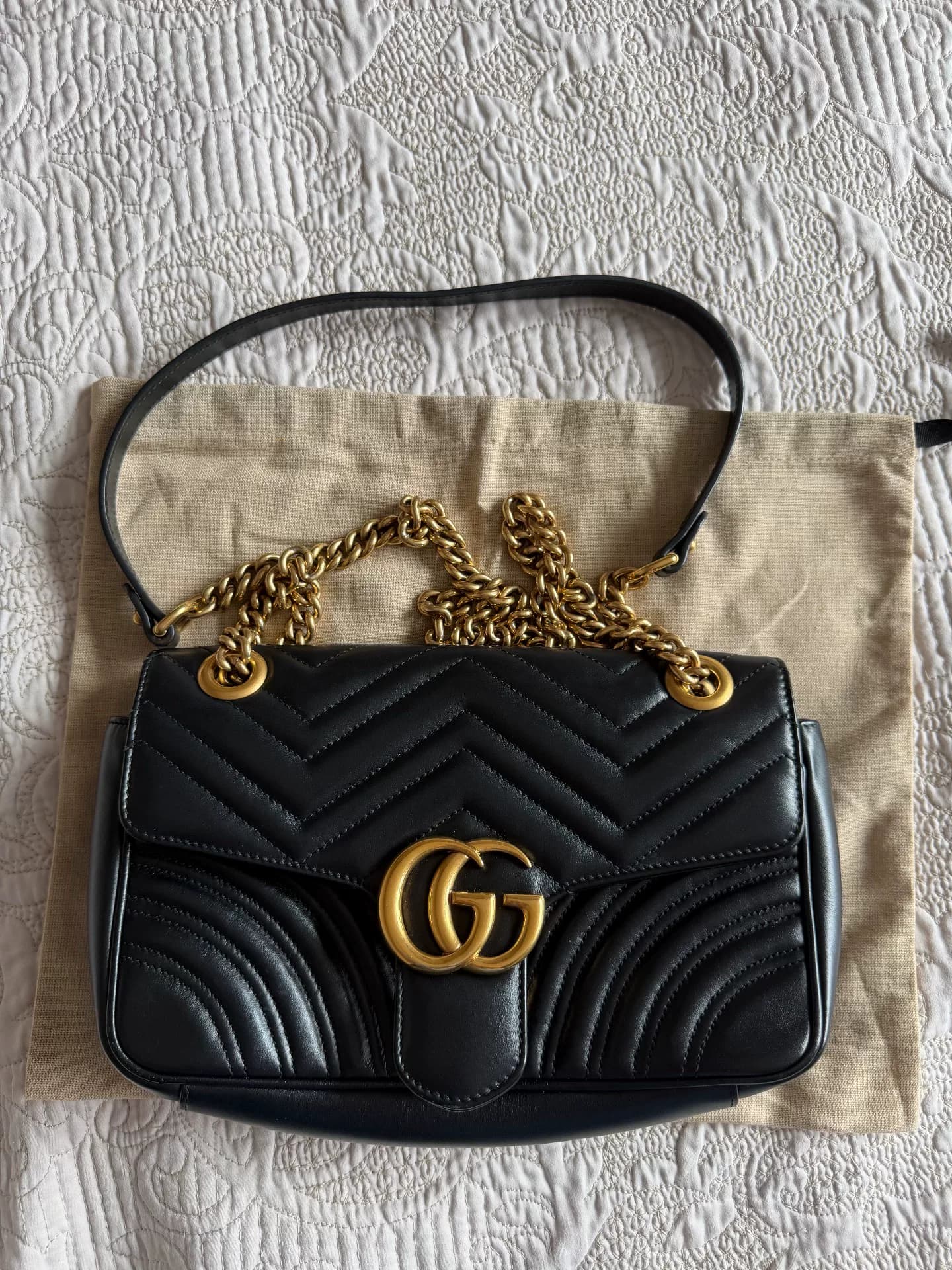 Сумка на цепочке из черного золота Gucci Gucci GG Marmont