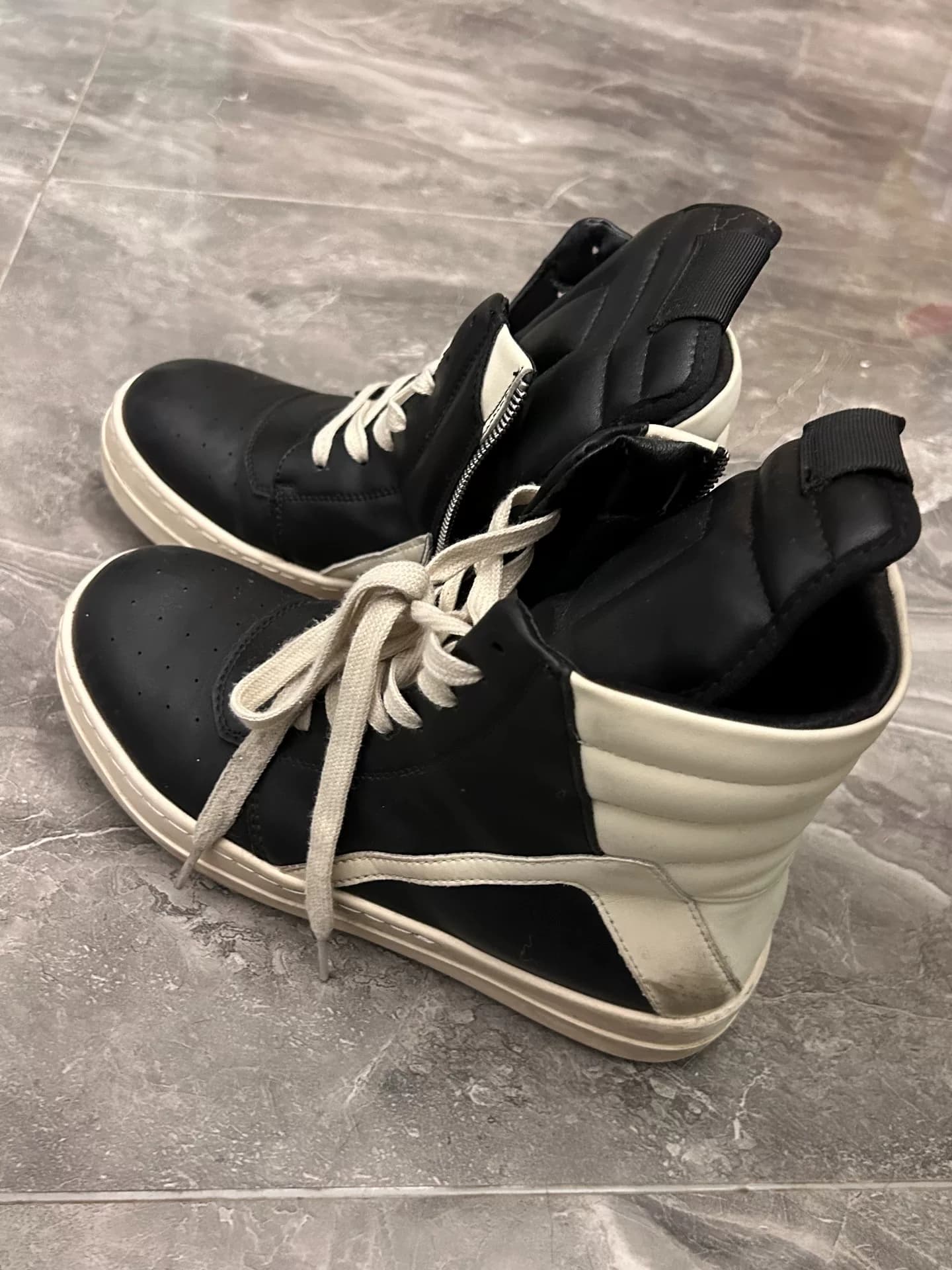 классическая модель rickowens inverted triangle не подходит для покупки, она не подходит для ношения, она дешевая