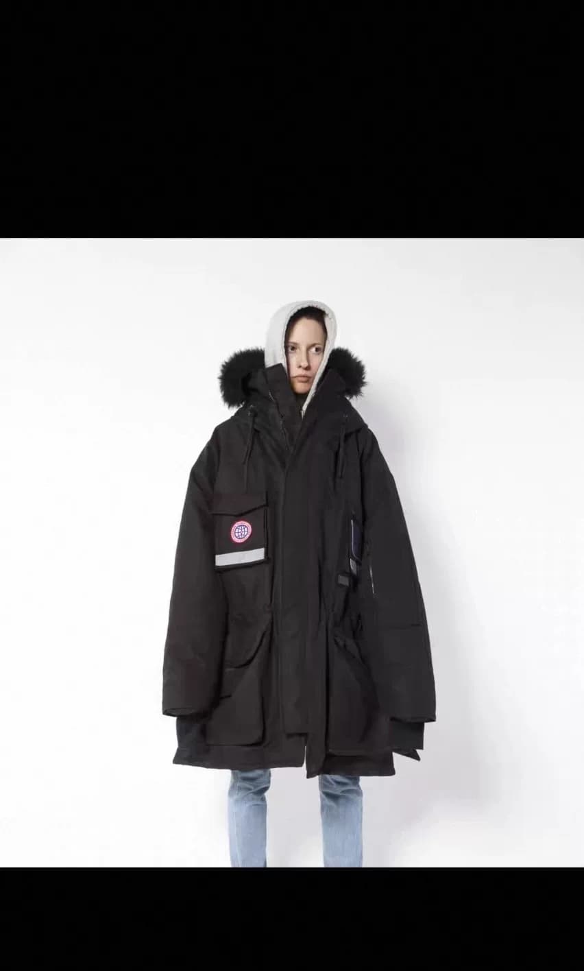 пуховик vetements с поясом на талии совершенно новый