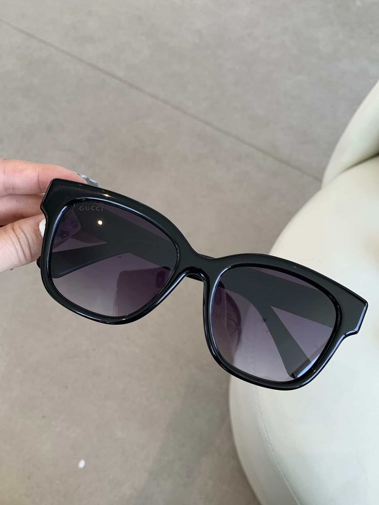 Оригинальные солнцезащитные очки GUCCI, абсолютно новые, с защитой от подделок, цена на официальном сайте - 3280, сейчас в отделе оформления