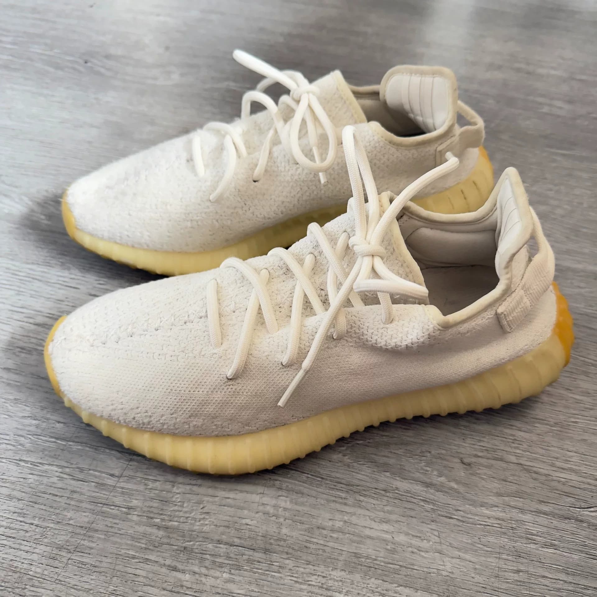 Мороженое Adidas Yeezy Boost 350 V2 с