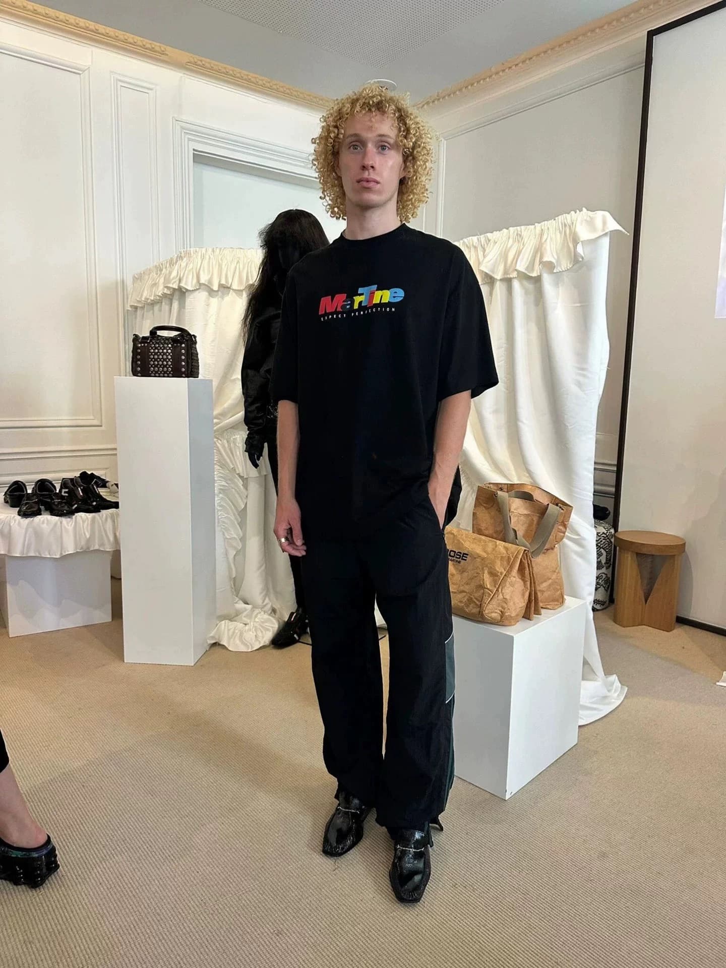 Martine rose 26SS цветной буквенный слоган с принтом, короткий рукав, широкий