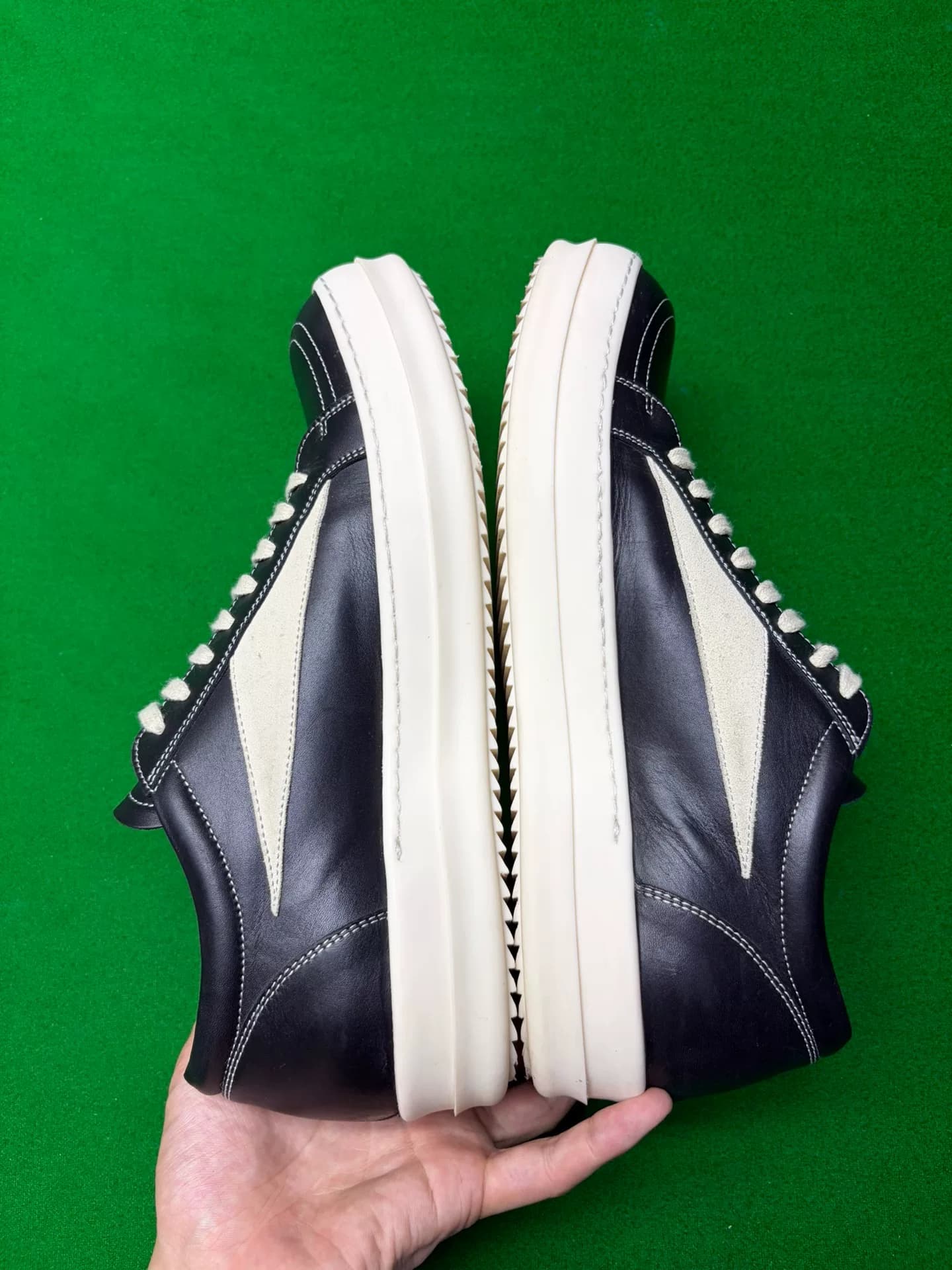 Большие фургоны RICKOWENS RO main line из воловьей кожи черного и белого цвета с полной зернистостью