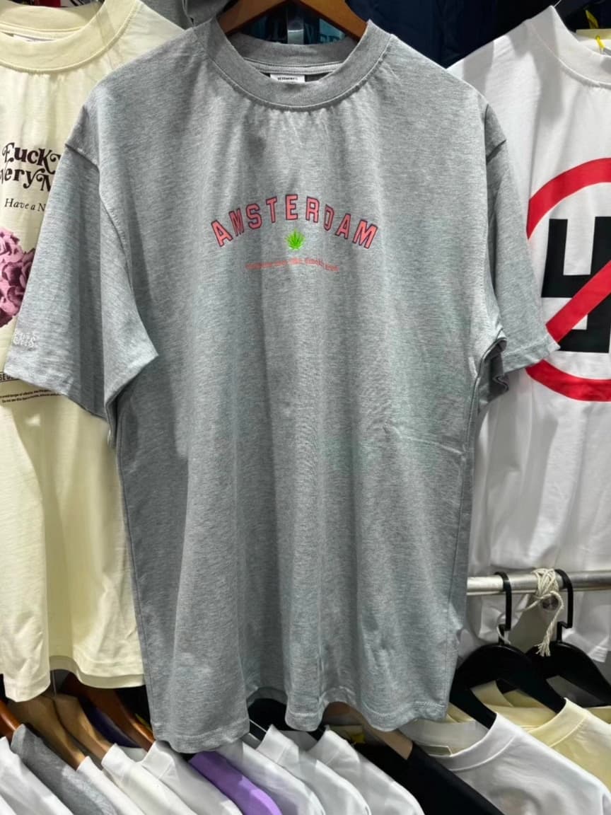 новая весенне-летняя футболка vetements 2026