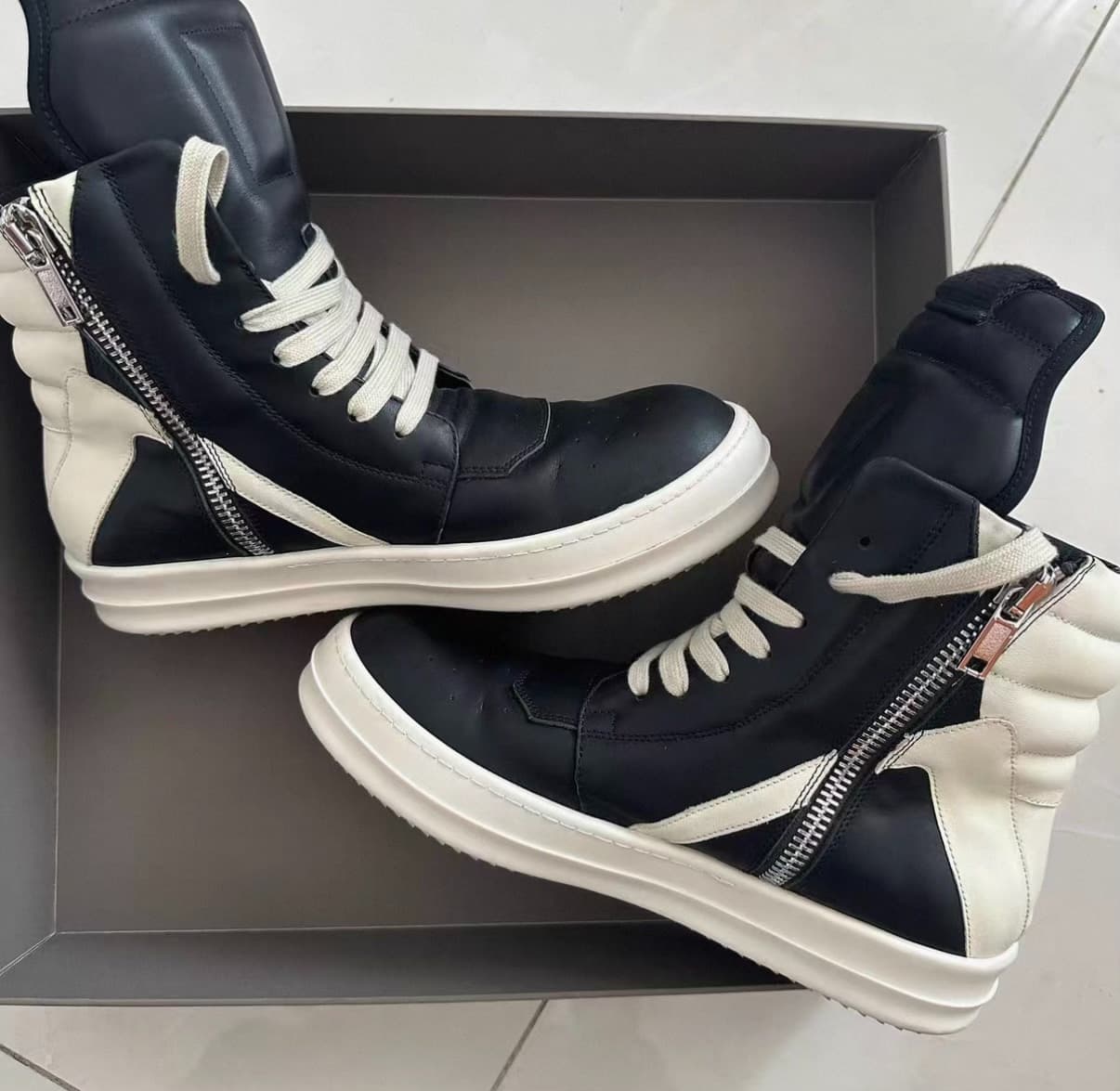 Классическая модель rickowens inverted triangle от Rog не подходит для покупки, и я ее больше не ношу.