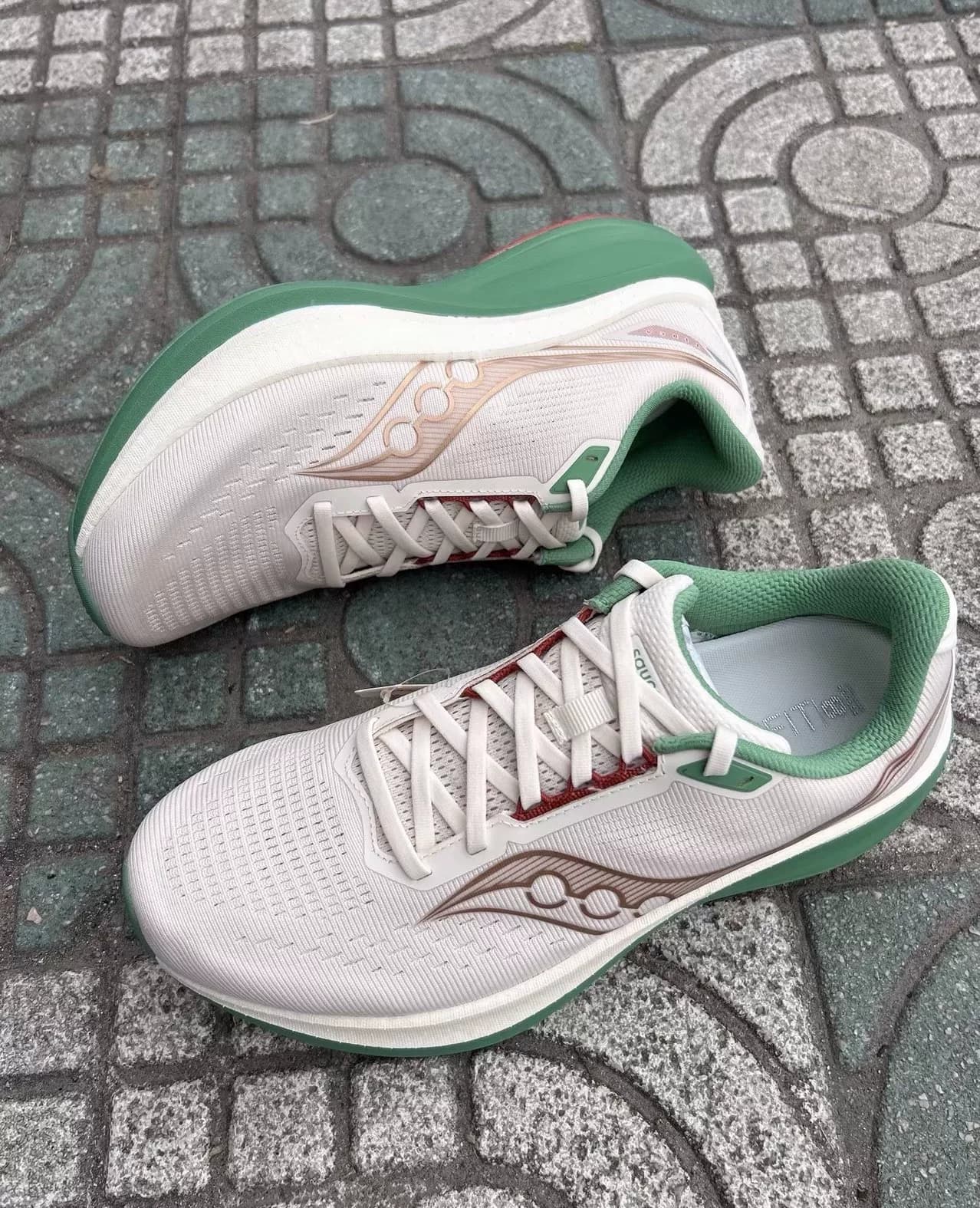 Кроссовки Saucony PWRUN X для бега