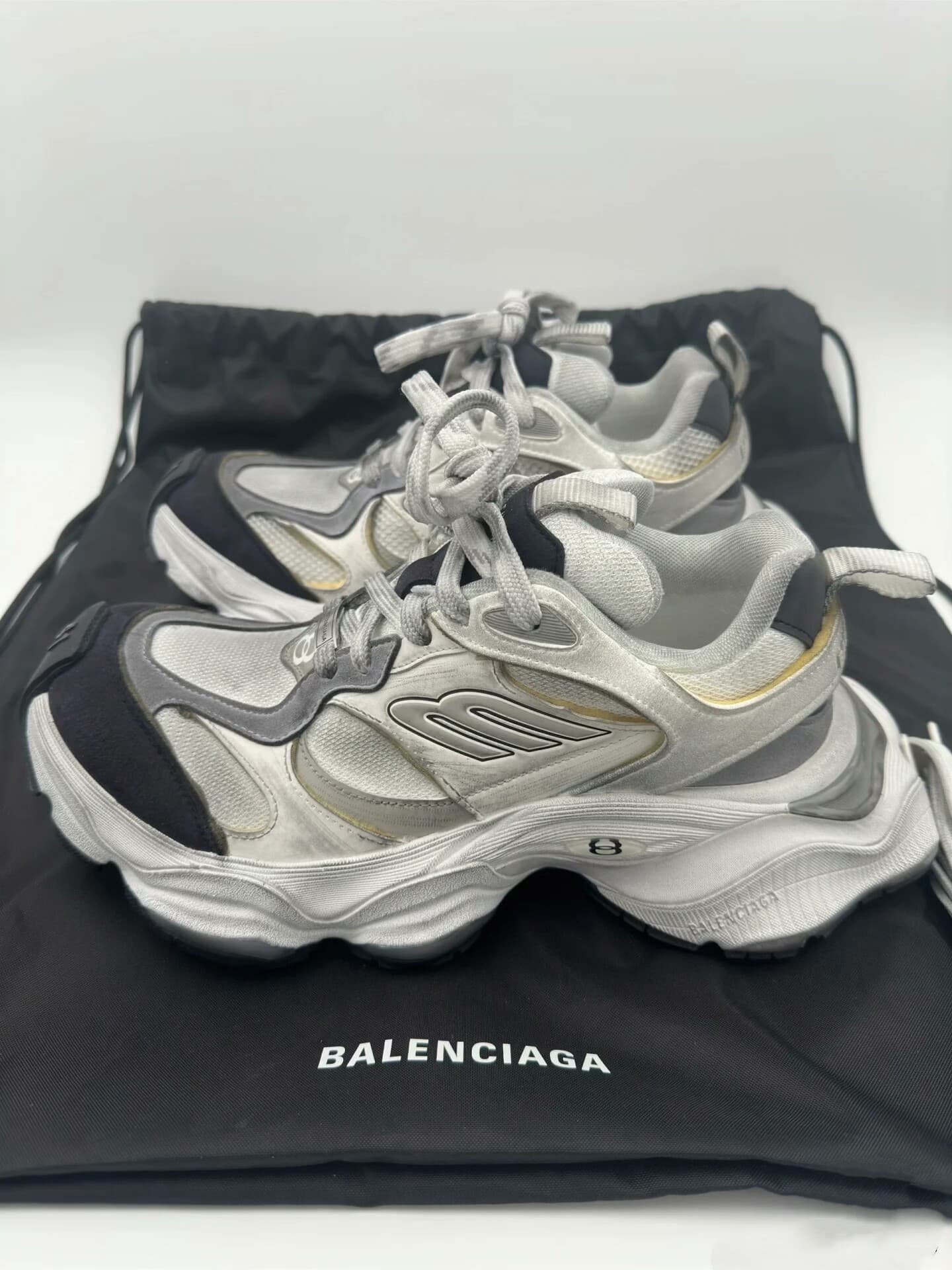 Брюки-карго Balenciaga с круглым носком на шнуровке от Balenciaga