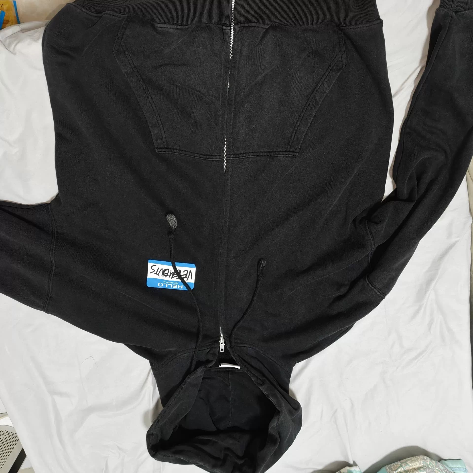 Кардиган на молнии Vetements blue label, свитер-толстовка с капюшоном, размер S, свободная версия, печать немного потрескалась, на цвете есть следы н…