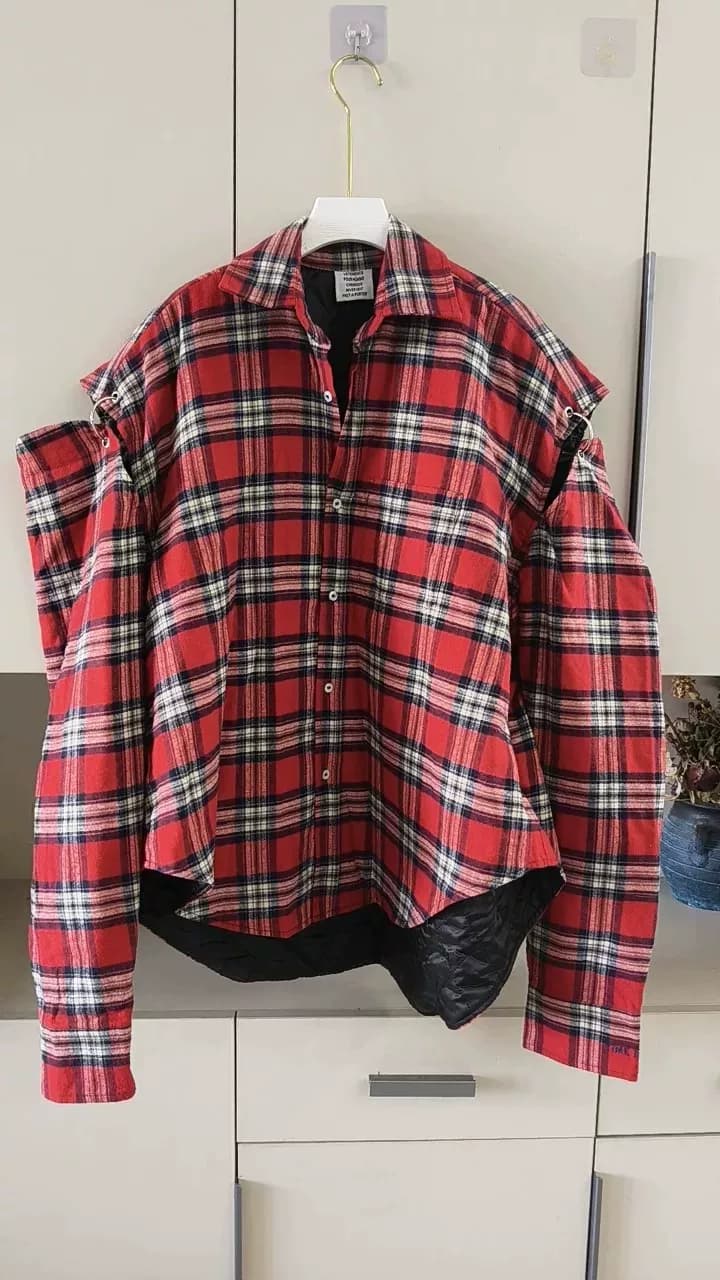 Стеганая куртка-рубашка в красную клетку VETEMENTS, размер XS, осенние и зимние модели