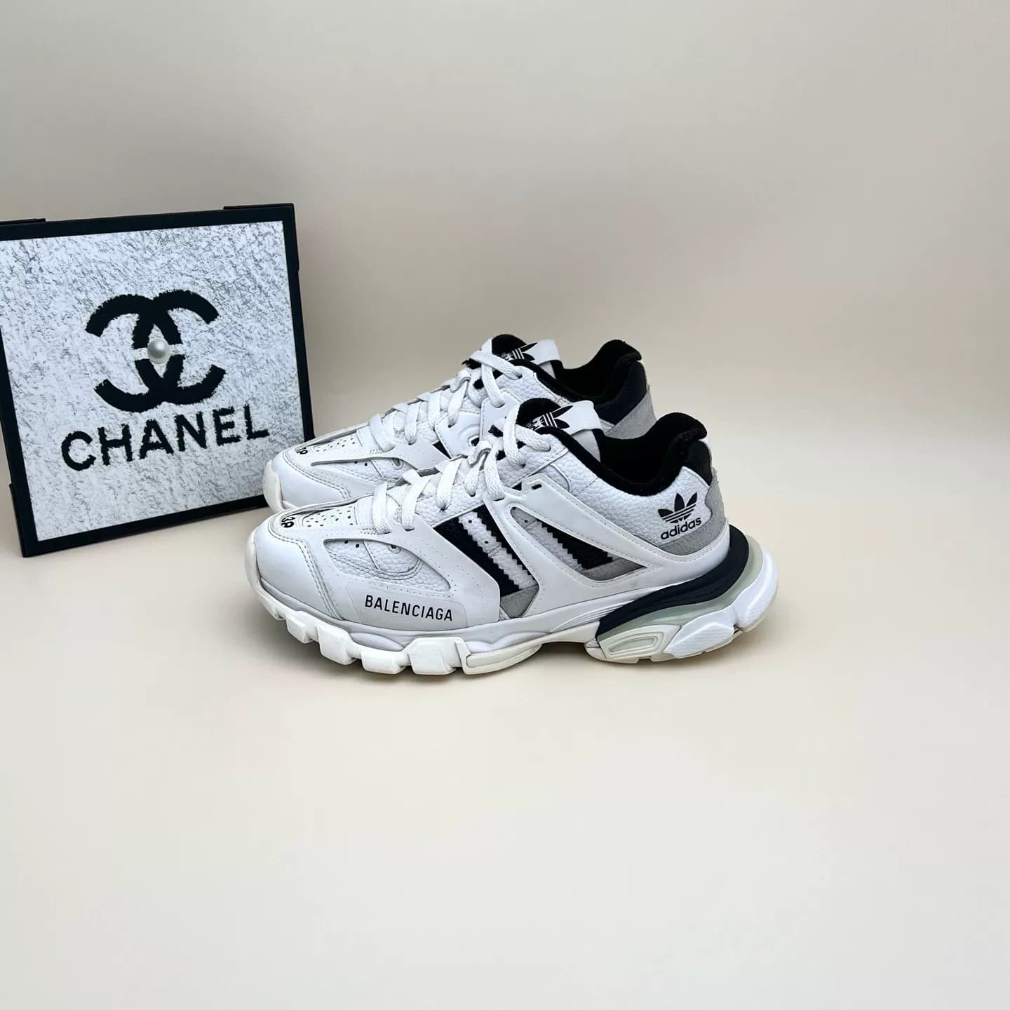 Кобрендовые кроссовки Balenciaga adidas originals Trac